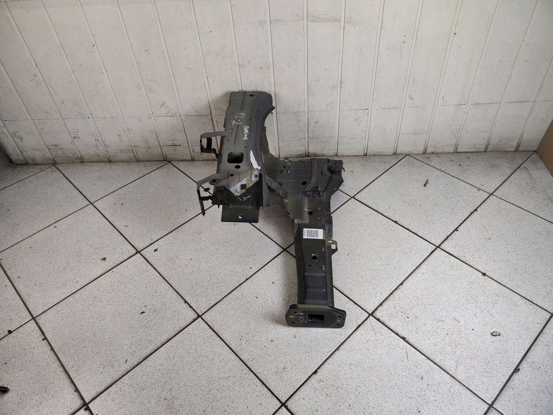 quarter front left side Jeep Cherokee 5 2014