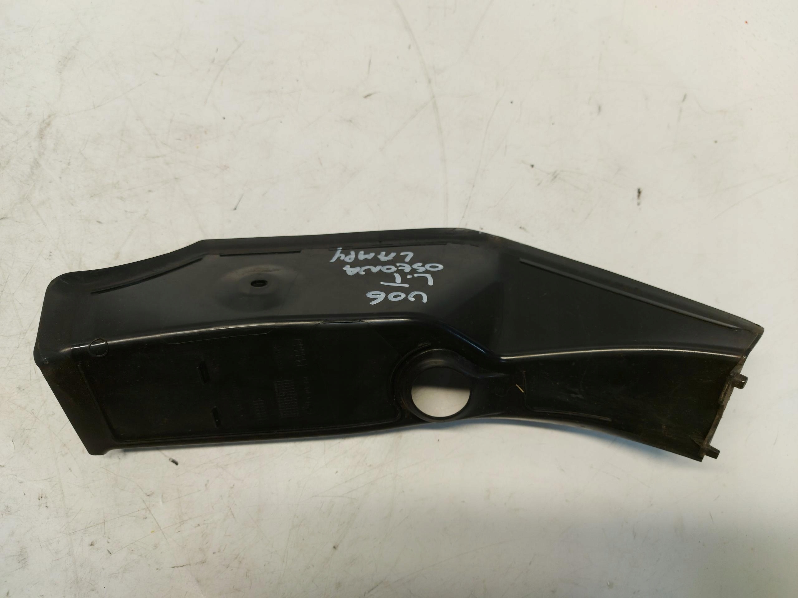 BMW U06 220d Blende Abdeckung Gehäuse RYNNA Leuchte 9491489