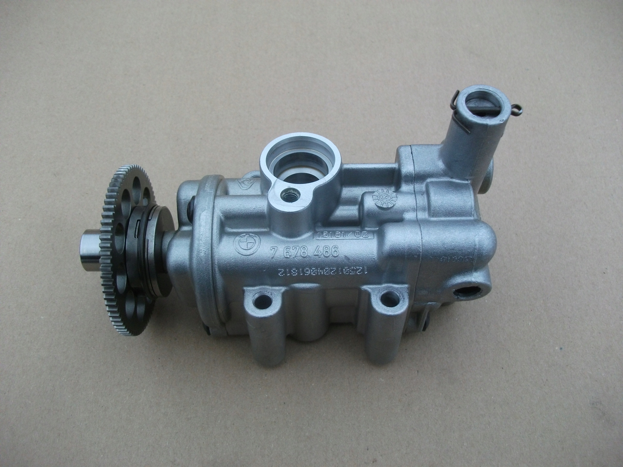 BMW K1600 GTL масляный насос