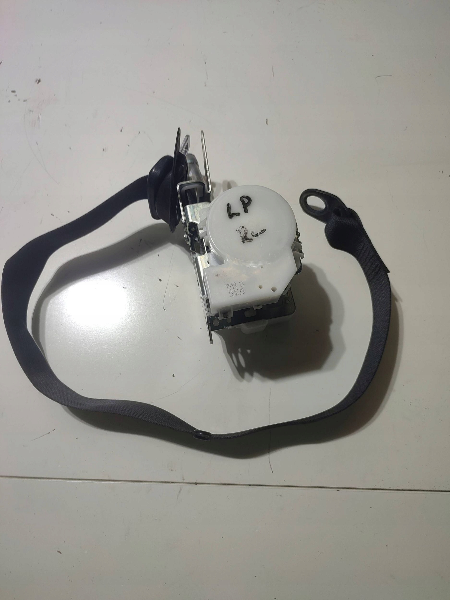 front tension belt safety front side left Lexus RC 0080