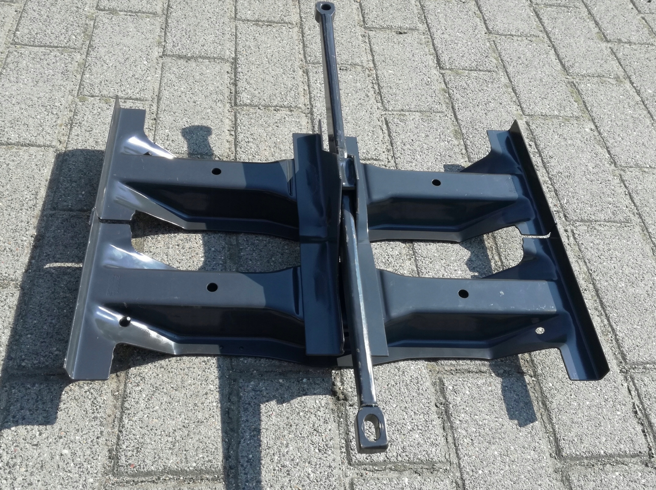 UCHWYT MOCOWANIE PODSTAWA AKUMULATORÓW SCANIA R 1386862