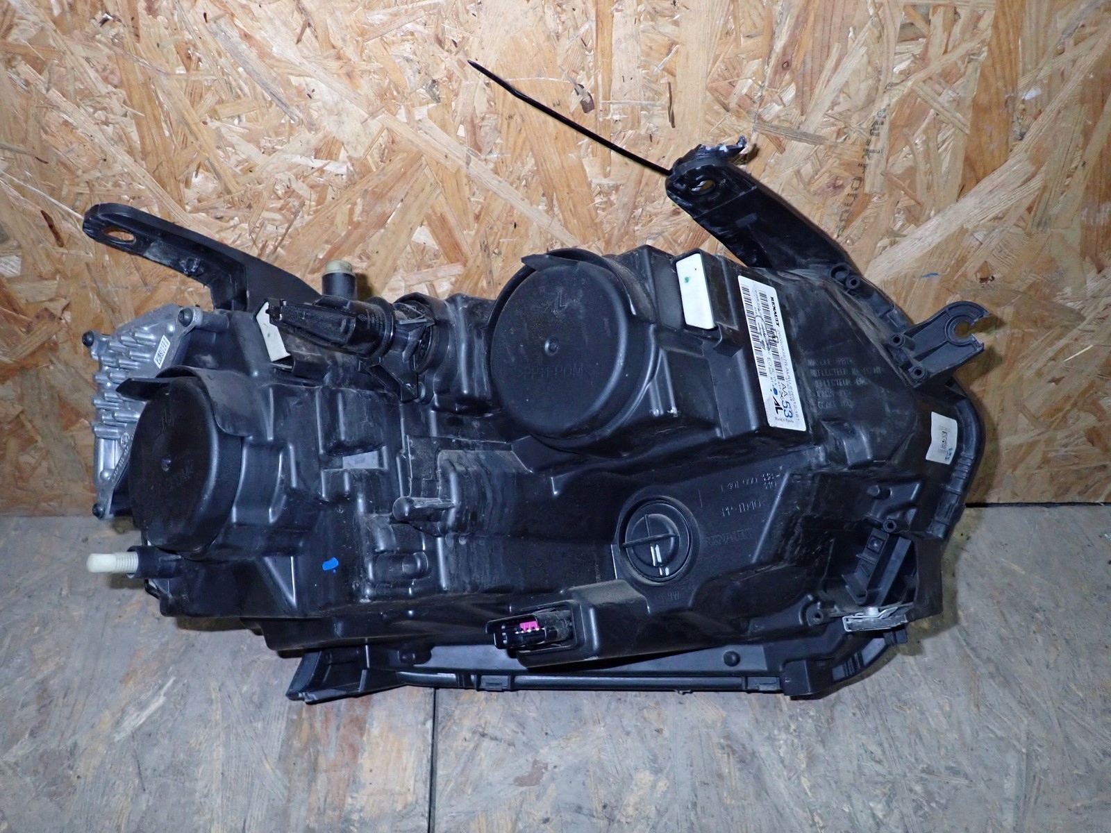 light left REFLEKTOR left LED DACIA DUSTER 2 II HM 2017-2021R 260609367R
