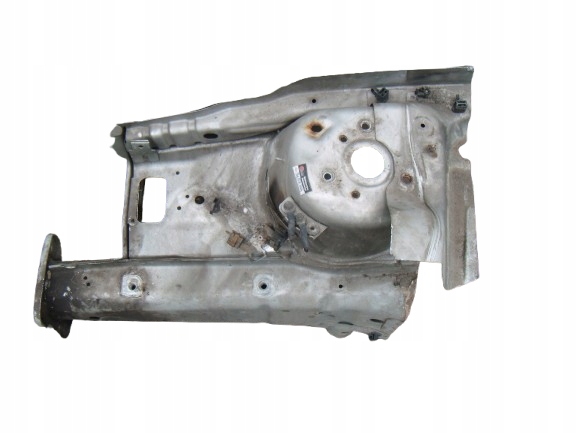 VOLVO V50 2.0D 04- ĆWIARTKA FARTUCH PODŁUŻNICA PRAWY PRZÓD