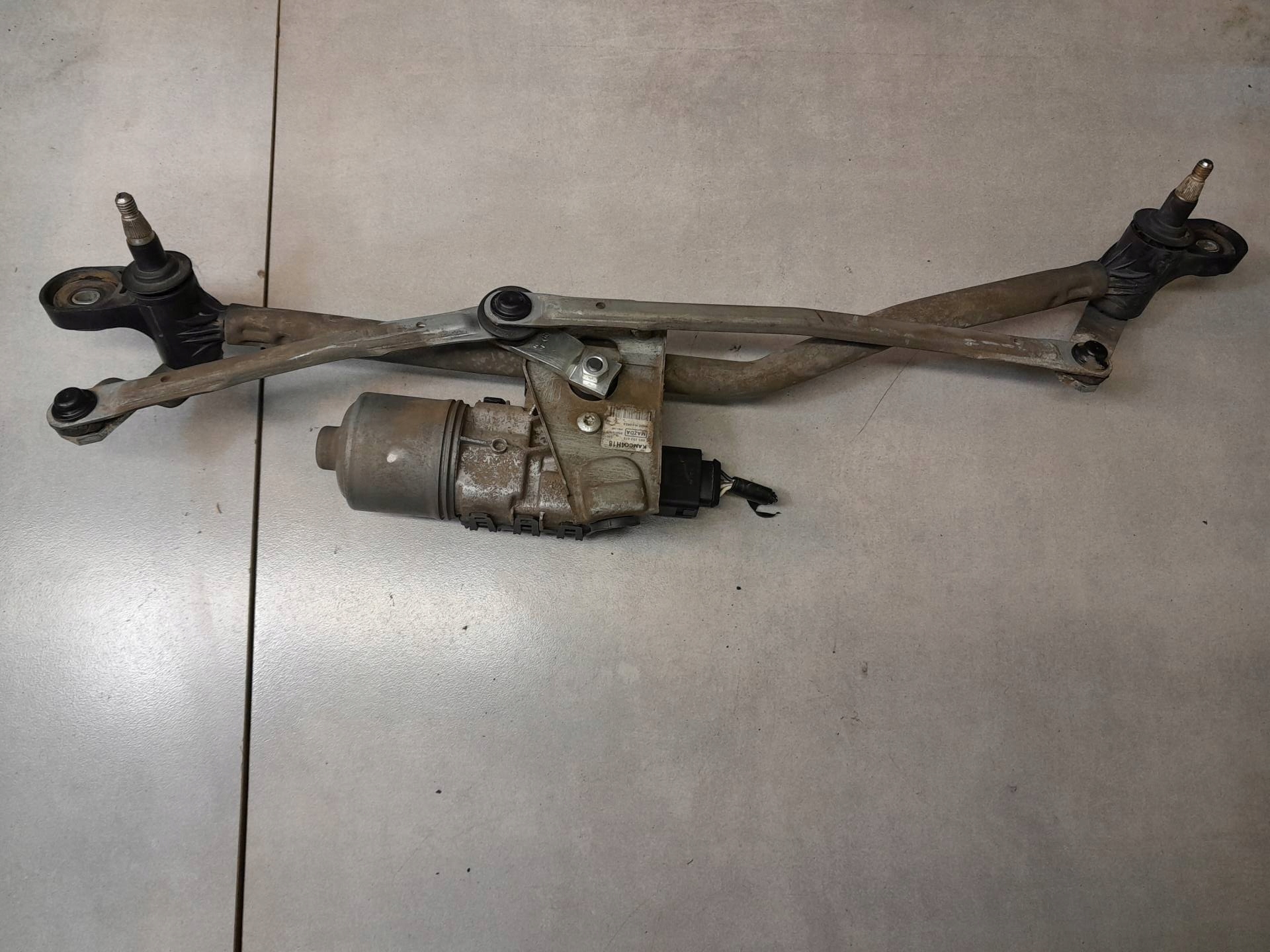 wiper mechanism front MAZDA 3 BK F00S2S2473