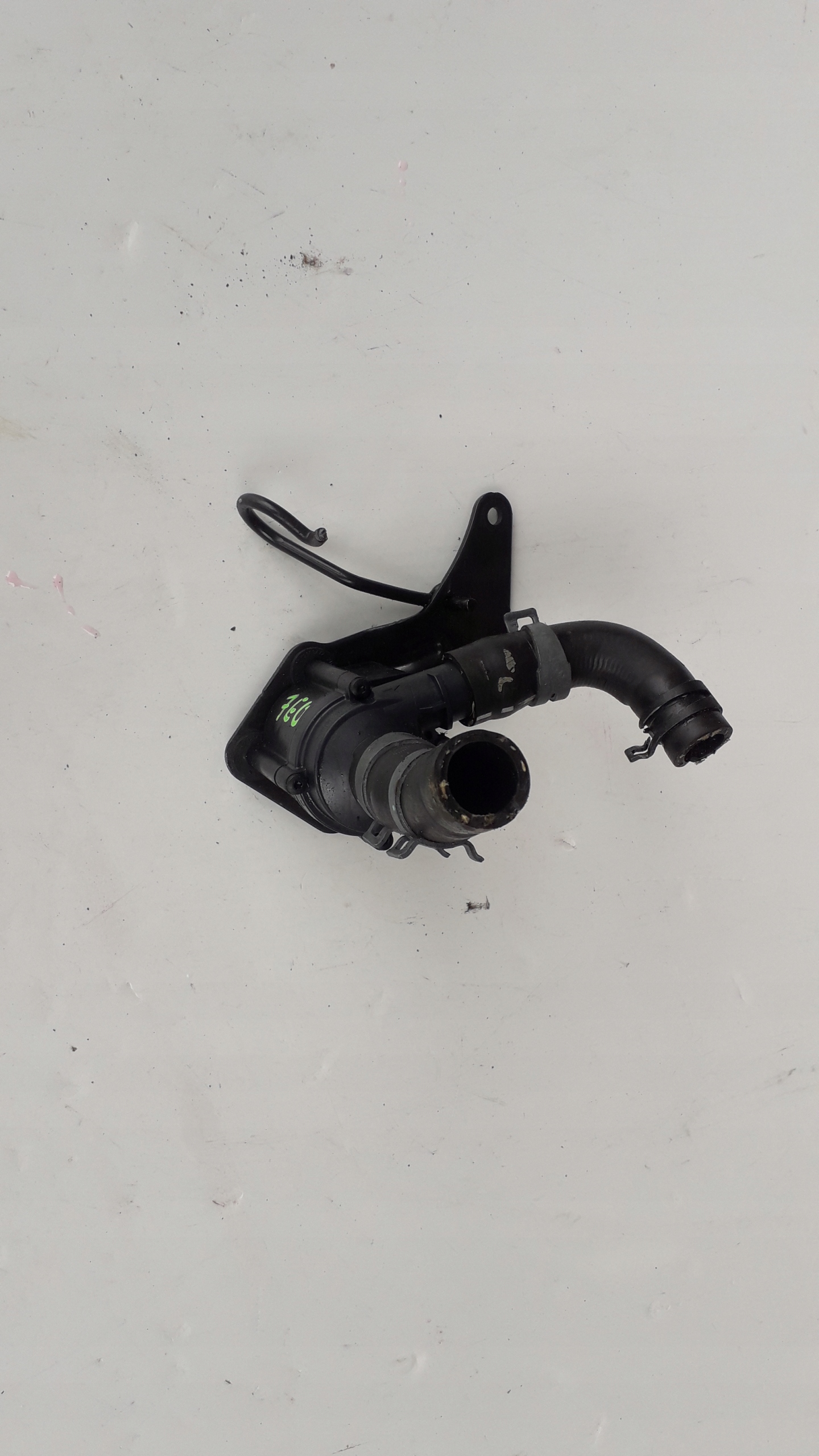 VOLSKWAGEN T6 2.0TDI supplementary water pump