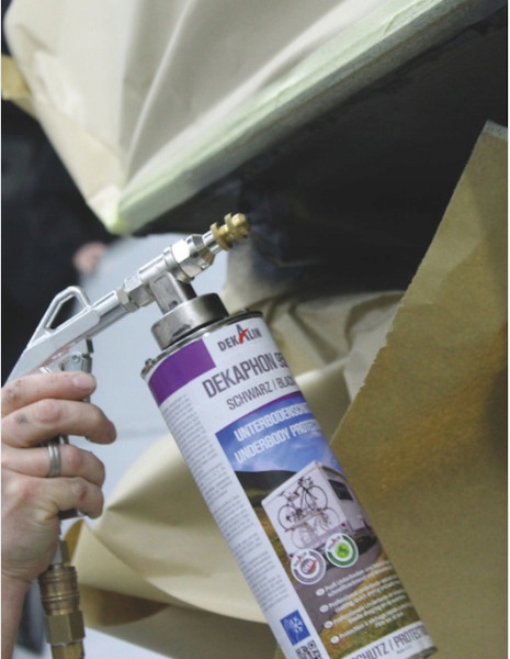 ŚRODEK DO OCHRONY KAROSERII PODWOZIA DEKALIN DEKAPHON 958 1L Marka Dekalin