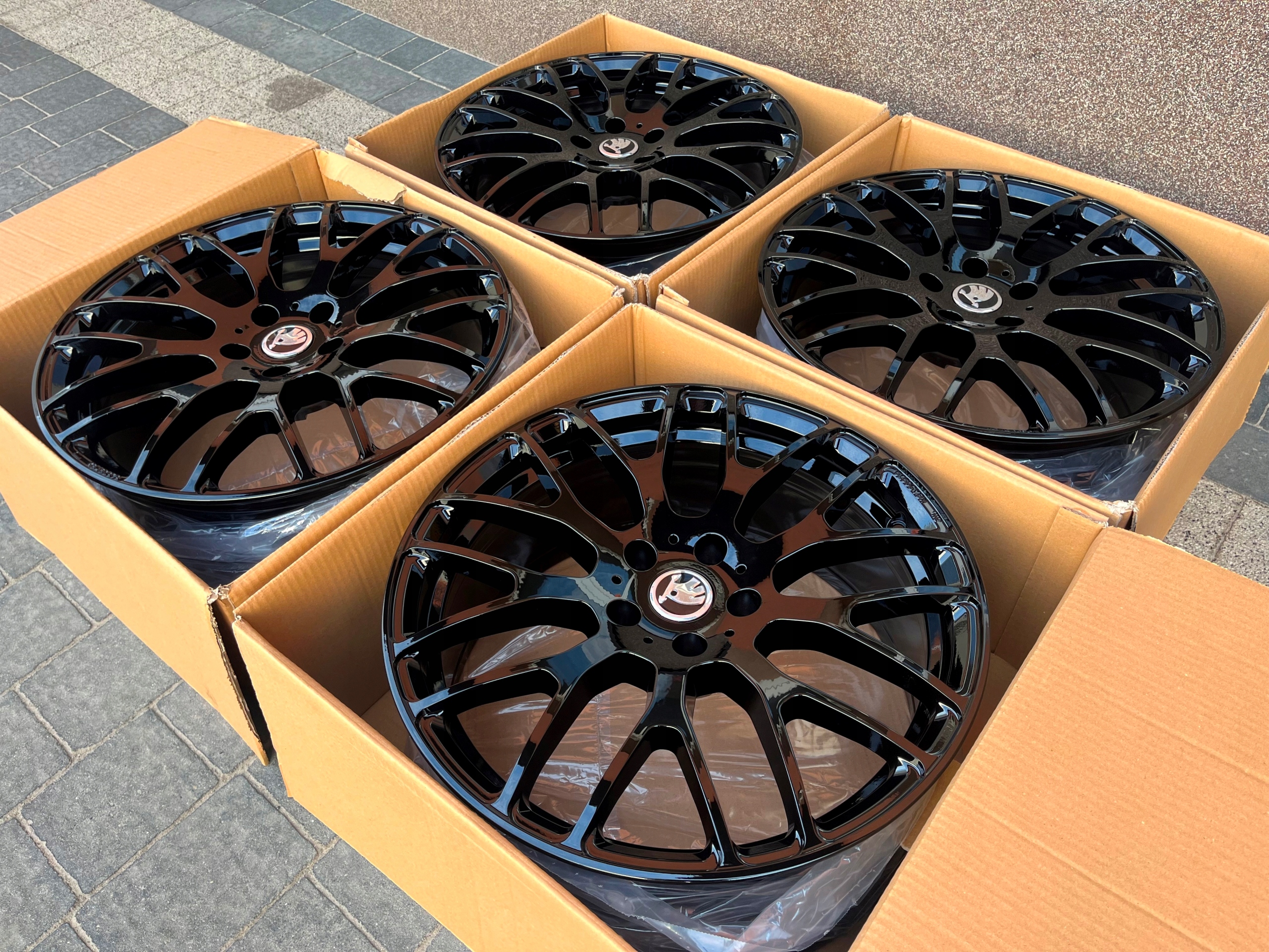 SKODA SUPERB III FELGI ALUMINIOWE 19 PLATIN Model P70