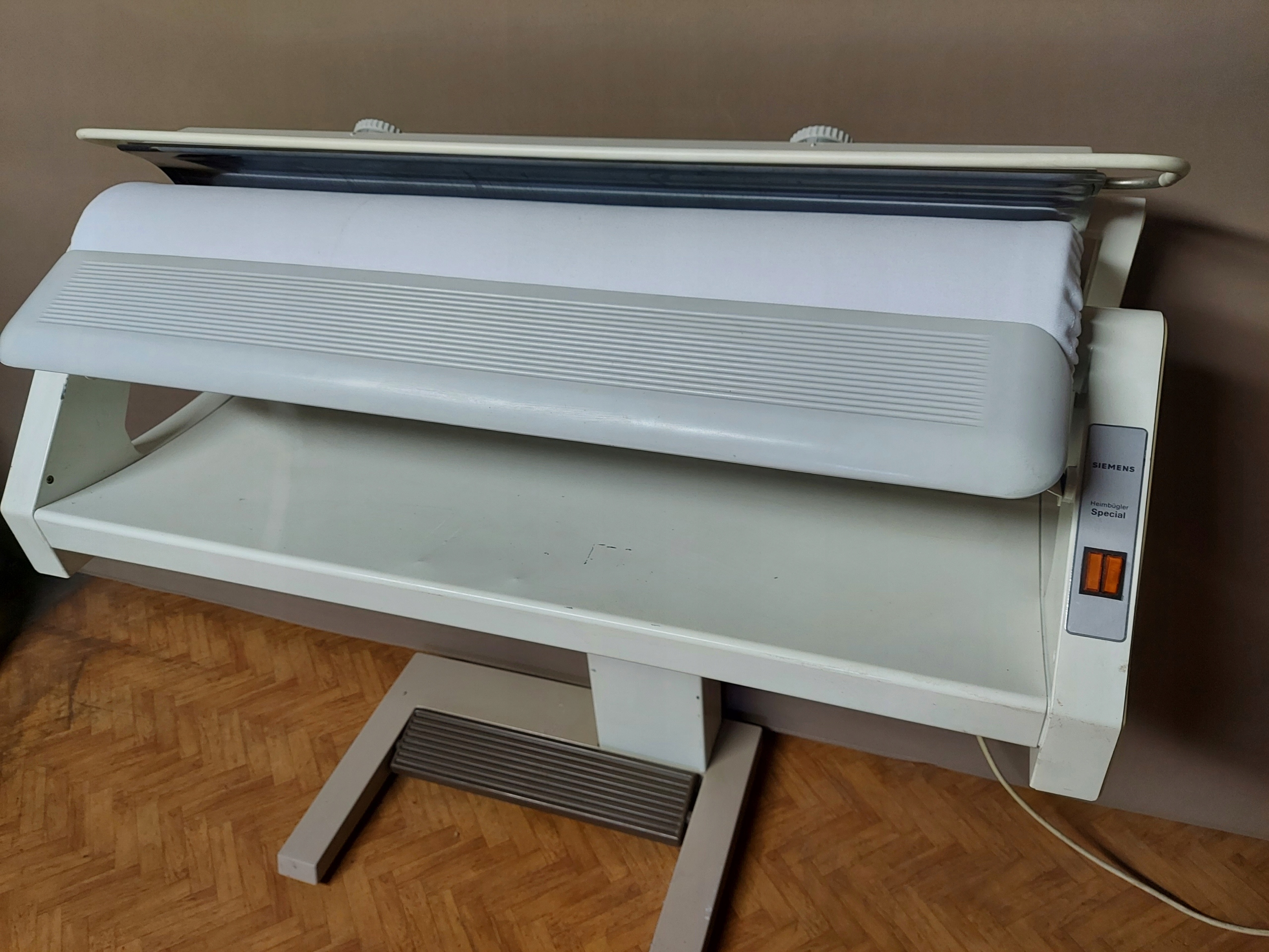 Magiel elektryczny prasowalnica SIEMENS z nawilżaniem