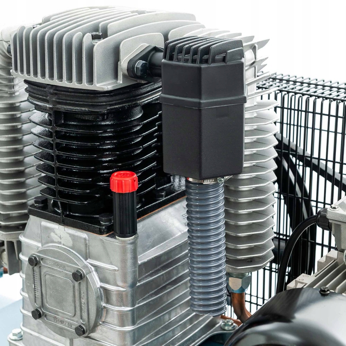 Przemysłowa sprężarka tłokowa kompresor 5,5 KM 14bar 700 l/min Moc (kW) 4 kW