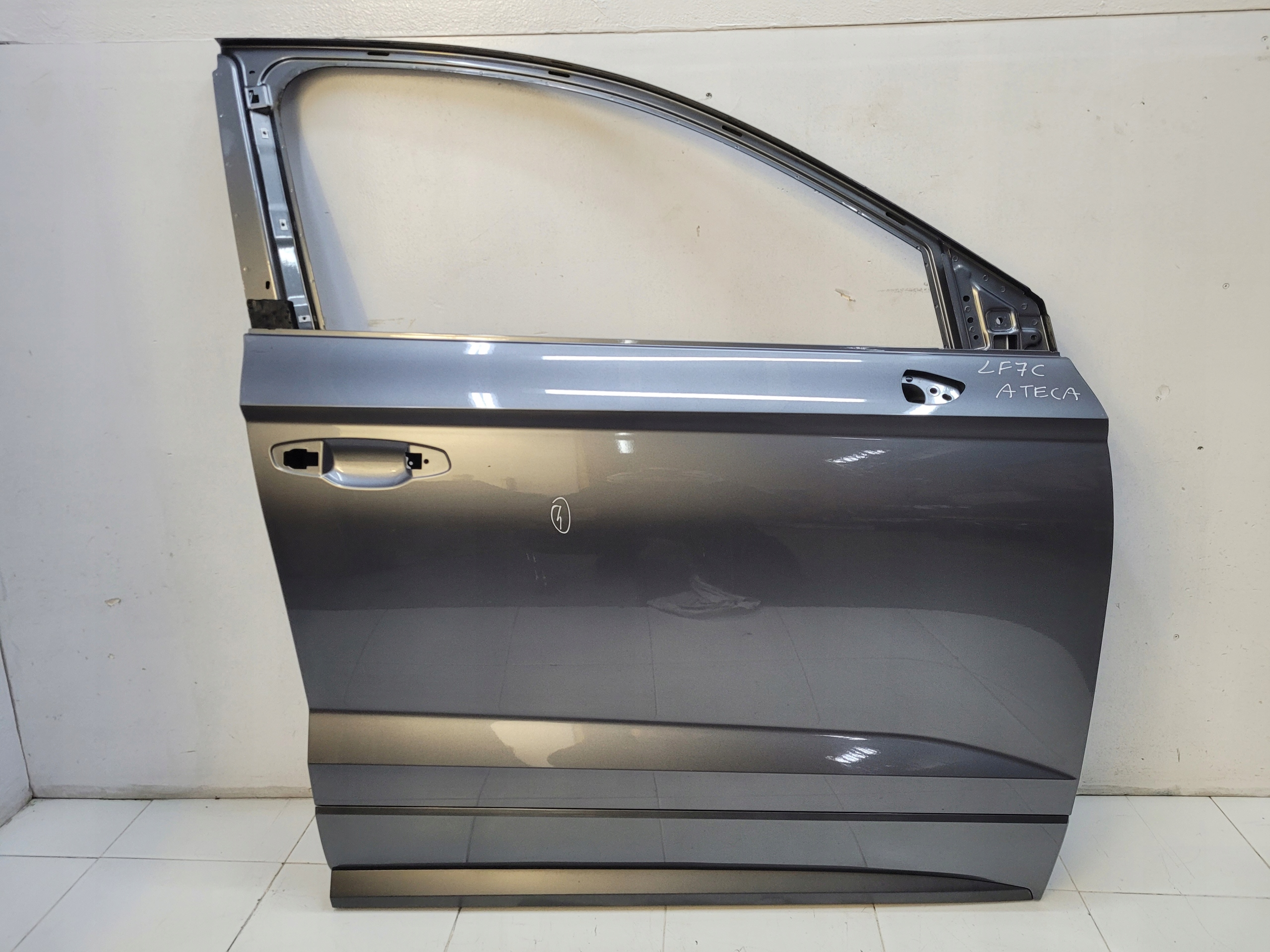 SEAT ATECA 16r> door right front front LF7C