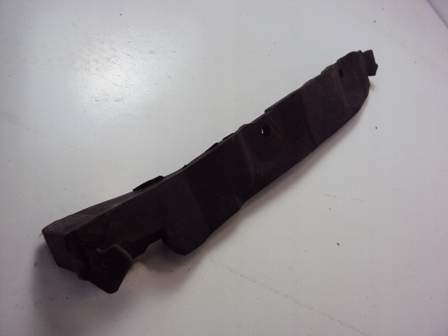 WYGLUSZENIE BLOTNIKA LEWY PRZOD RANGE ROVER VELAR Part number J8A2 16115 A