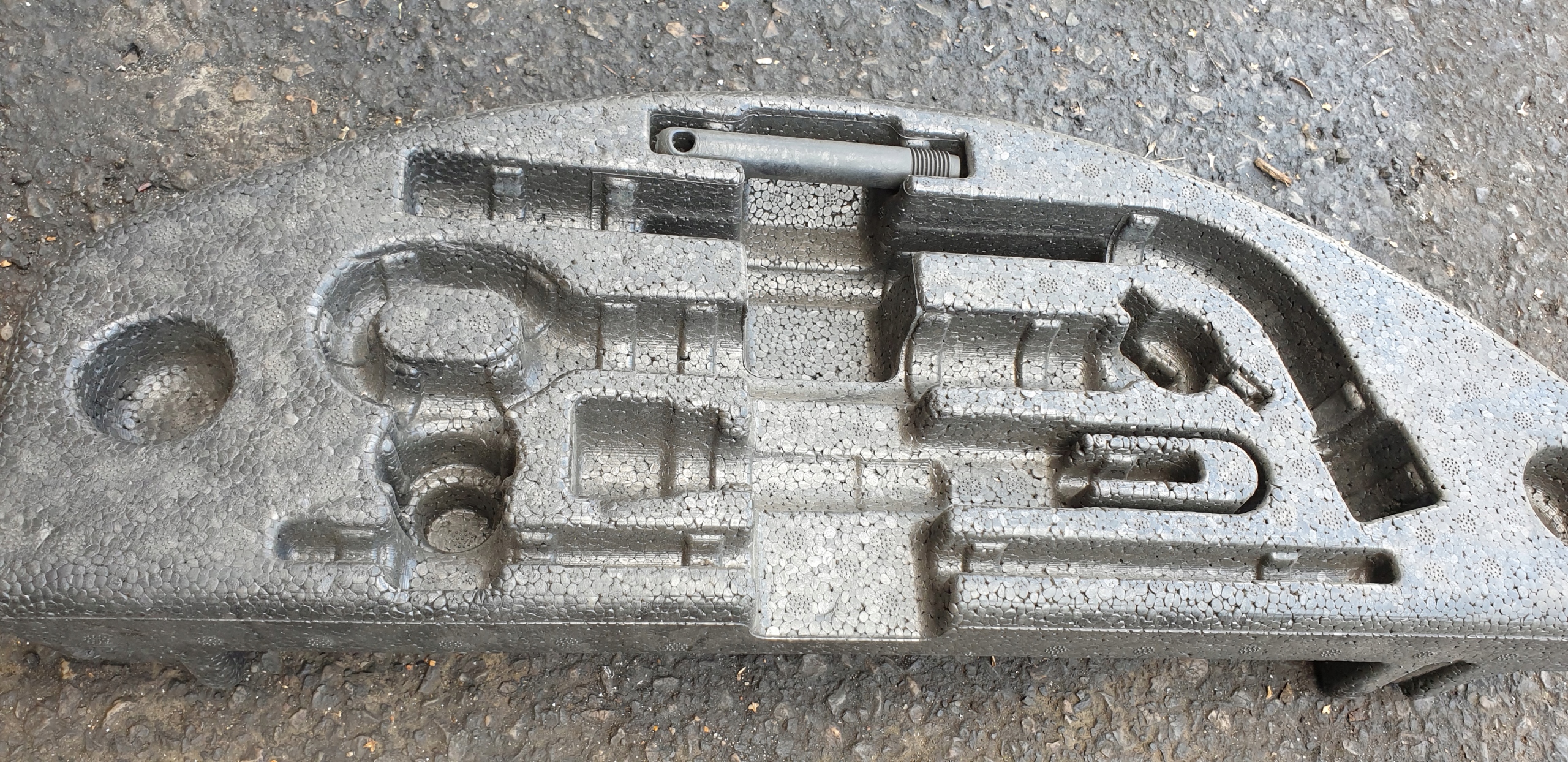 polystirene PIANKA boot floor well AUDI A8 D4 4H OE