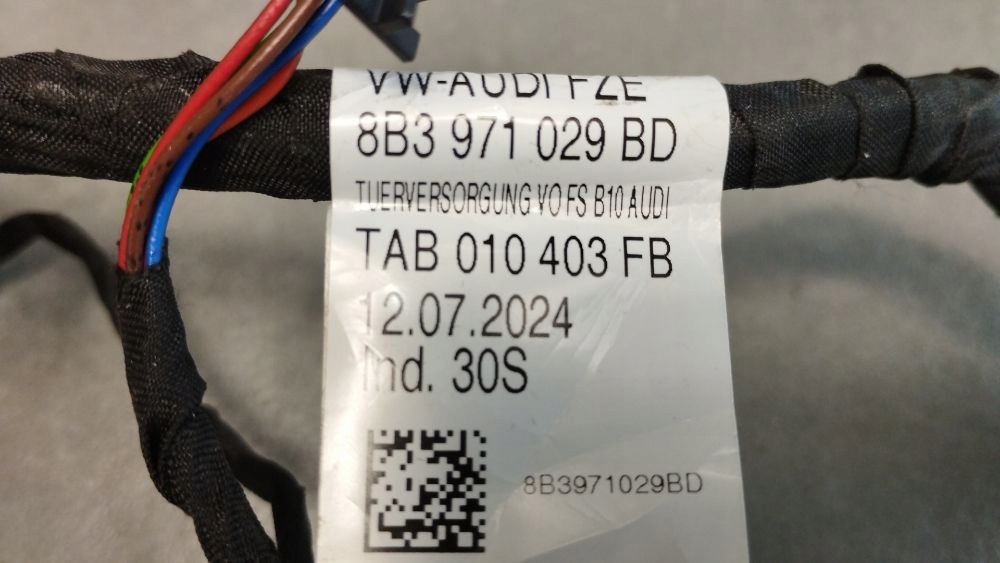 Audi A5 B10 bundle door left front 8B3971029BD