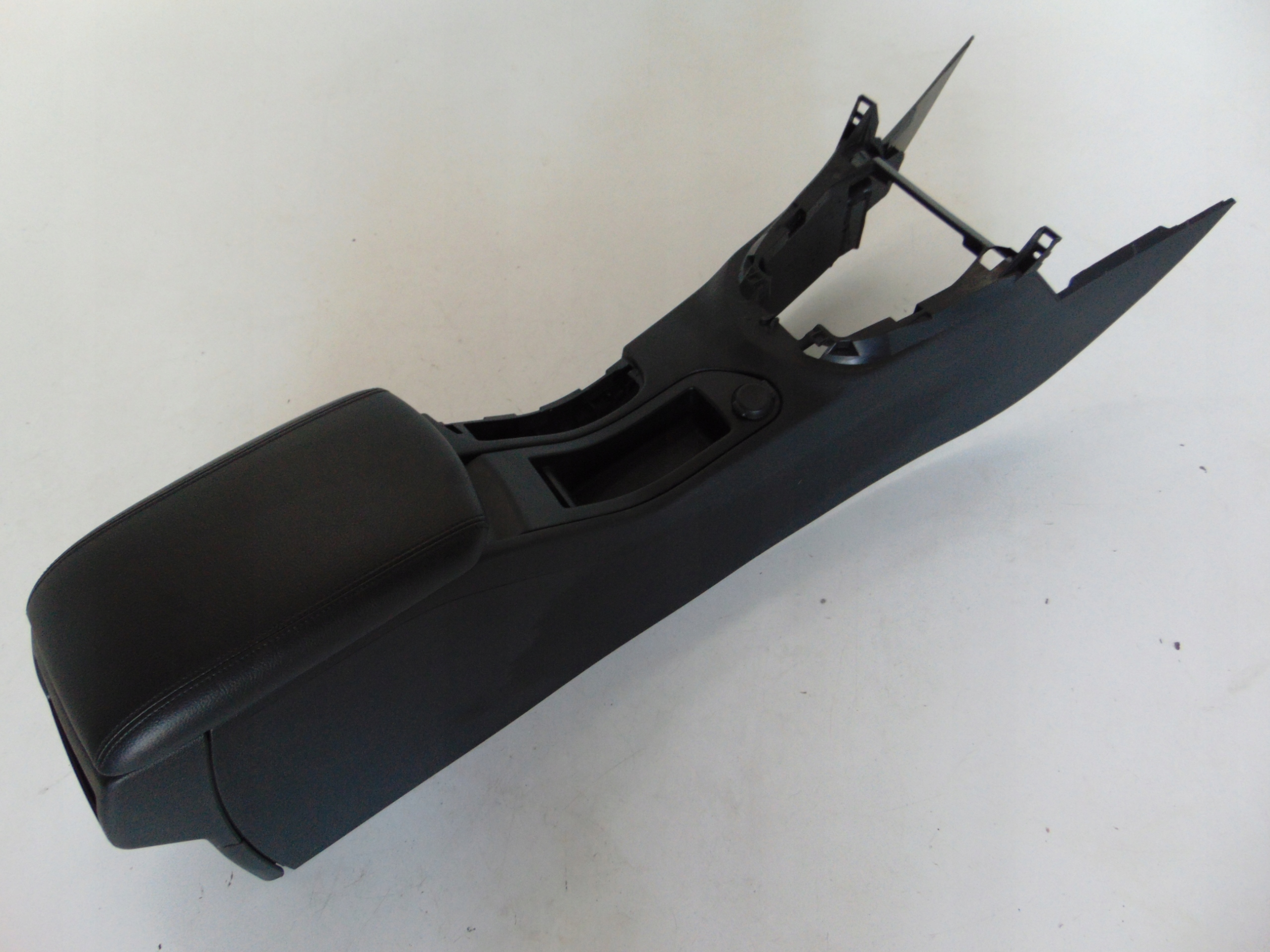 ПОДЛОКОТНИКИ ТУНЕЛЬ ЦЕНТРАЛЬНЫЙ PEUGEOT 308 ЦЦ 96839508