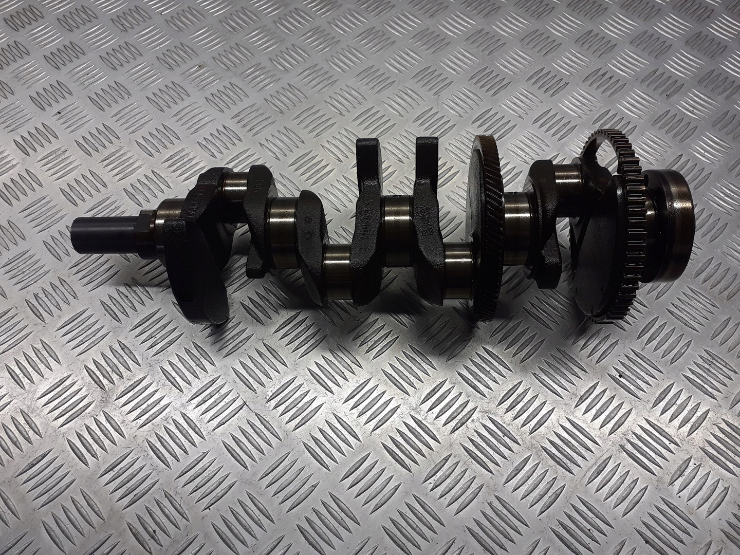 WAŁ KORBOWY BMW E46 1.8