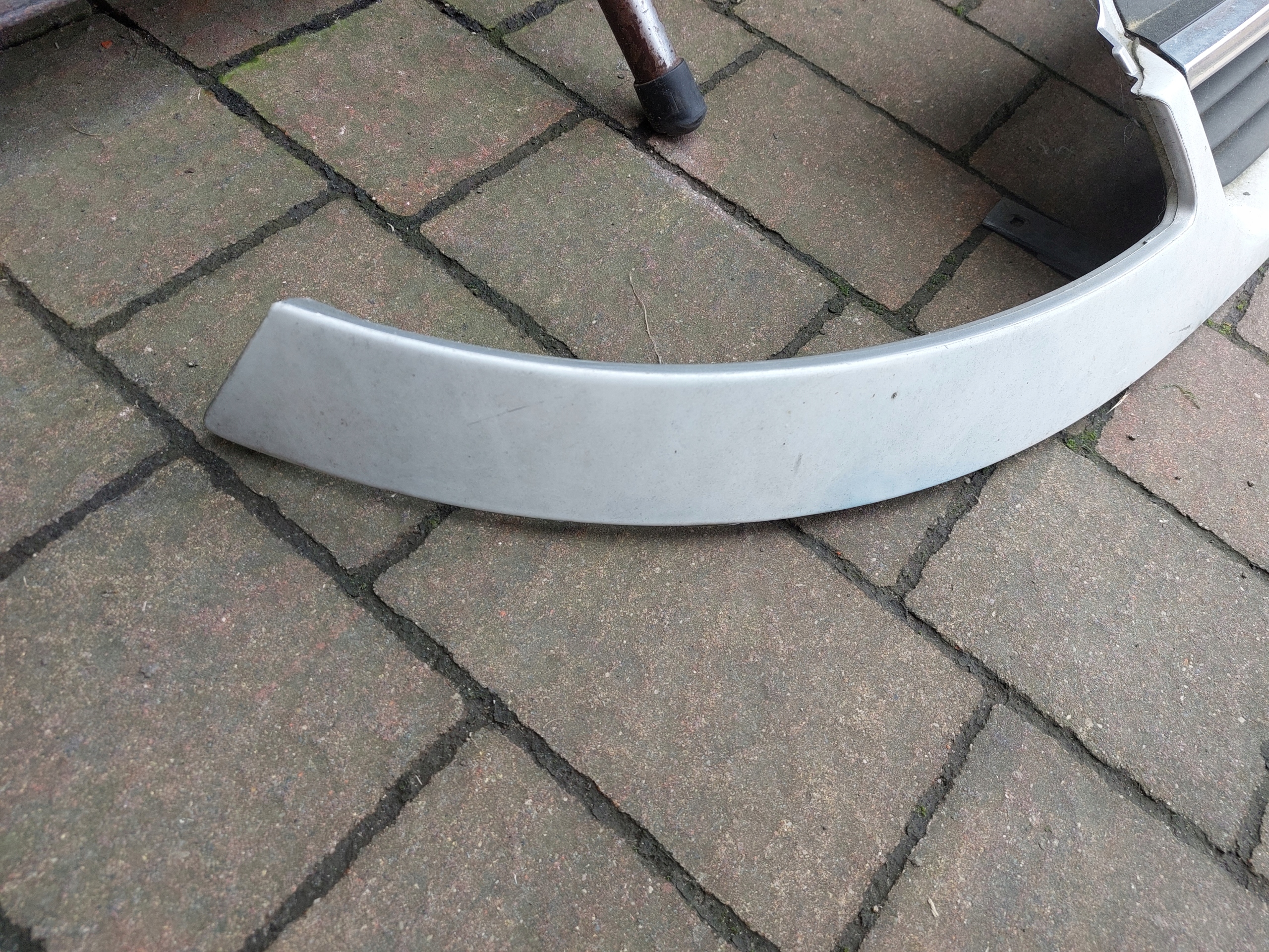 grill grille upper radiator OPEL VIVARO 05r