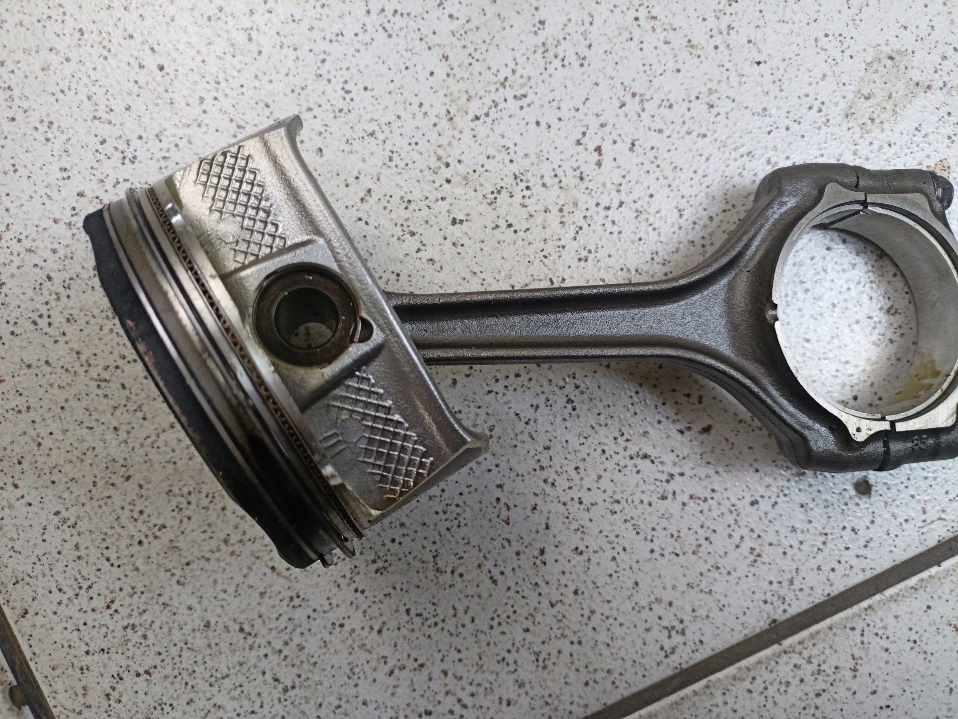 piston with connecting rod Dodge Grand Caravan 5 facelift 2015