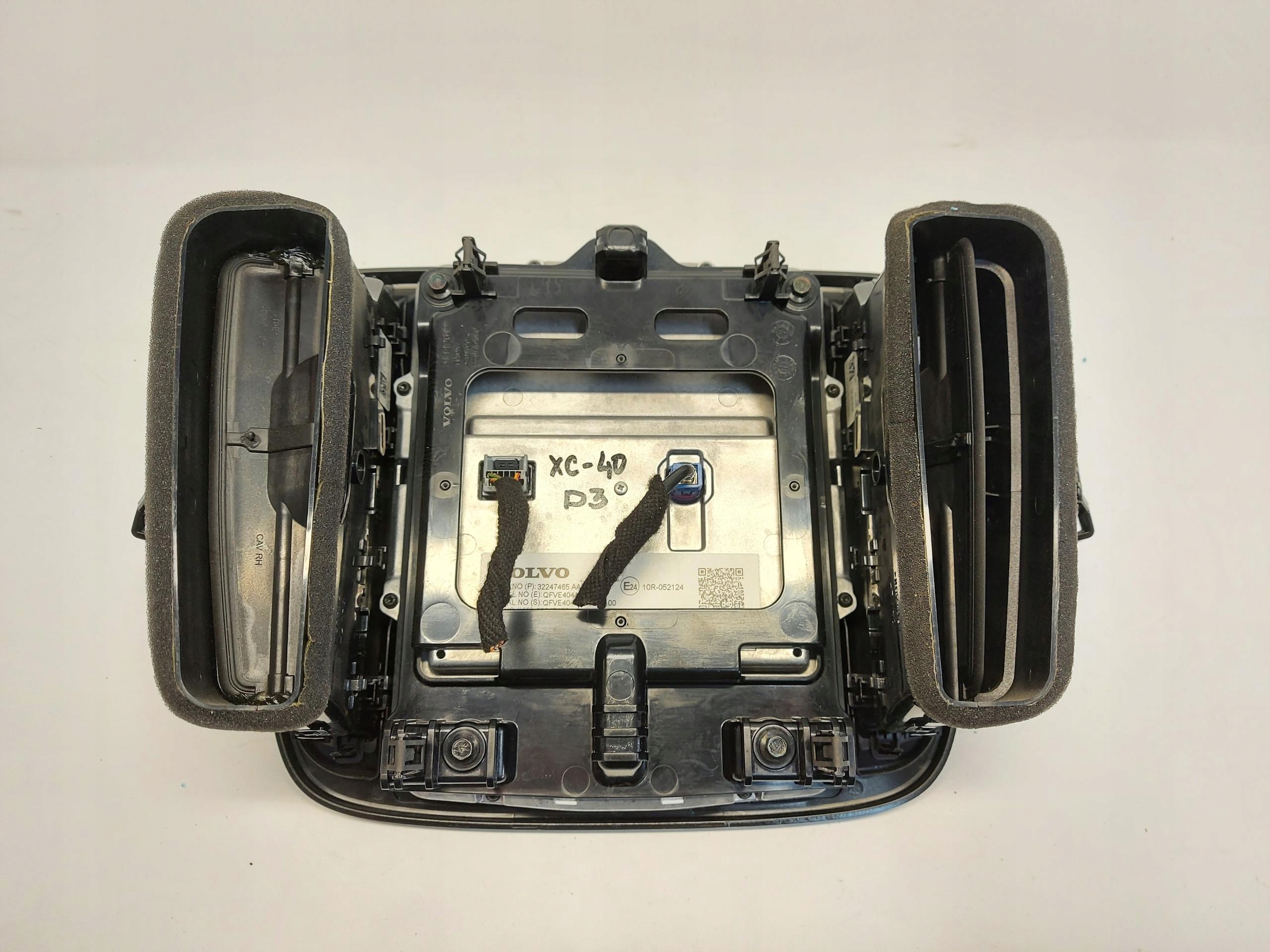 VOLVO XC40 D3 Ekran display grid air conditioning devices 32247465