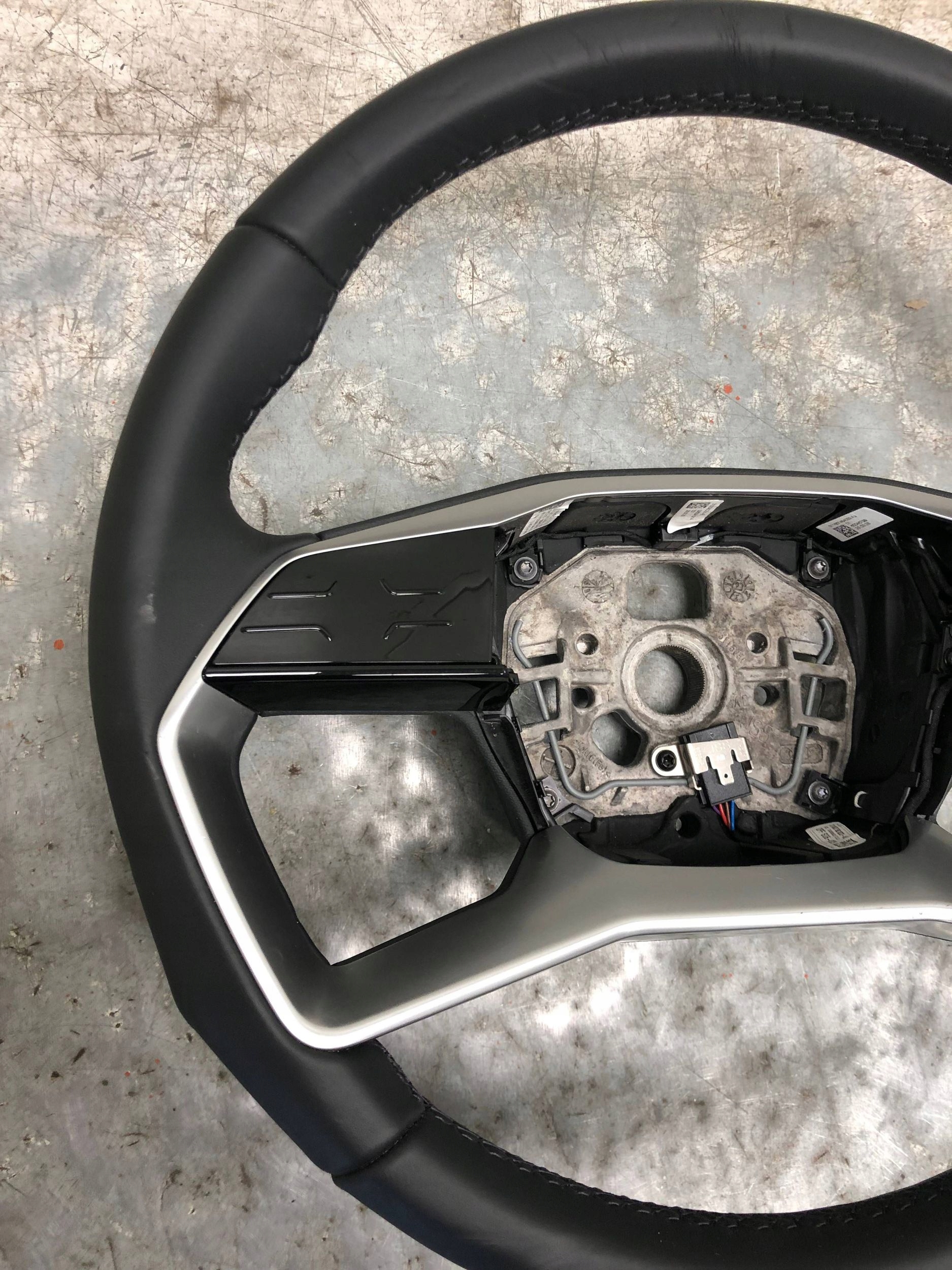 lenkrad Leder MULTIFUNKCJA DOTYKOWA AUDI Q4 E-TRON 89A419091E
