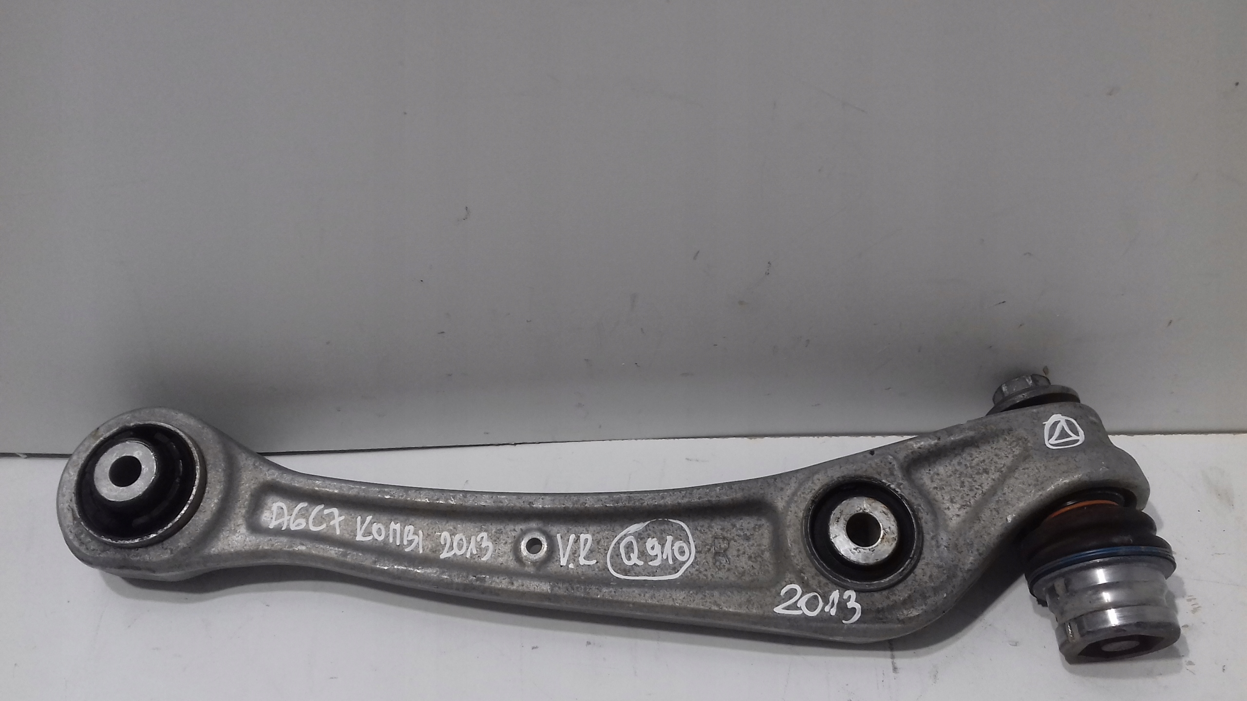 AUDI A6 C7 A7 arm right front 8K0407156C