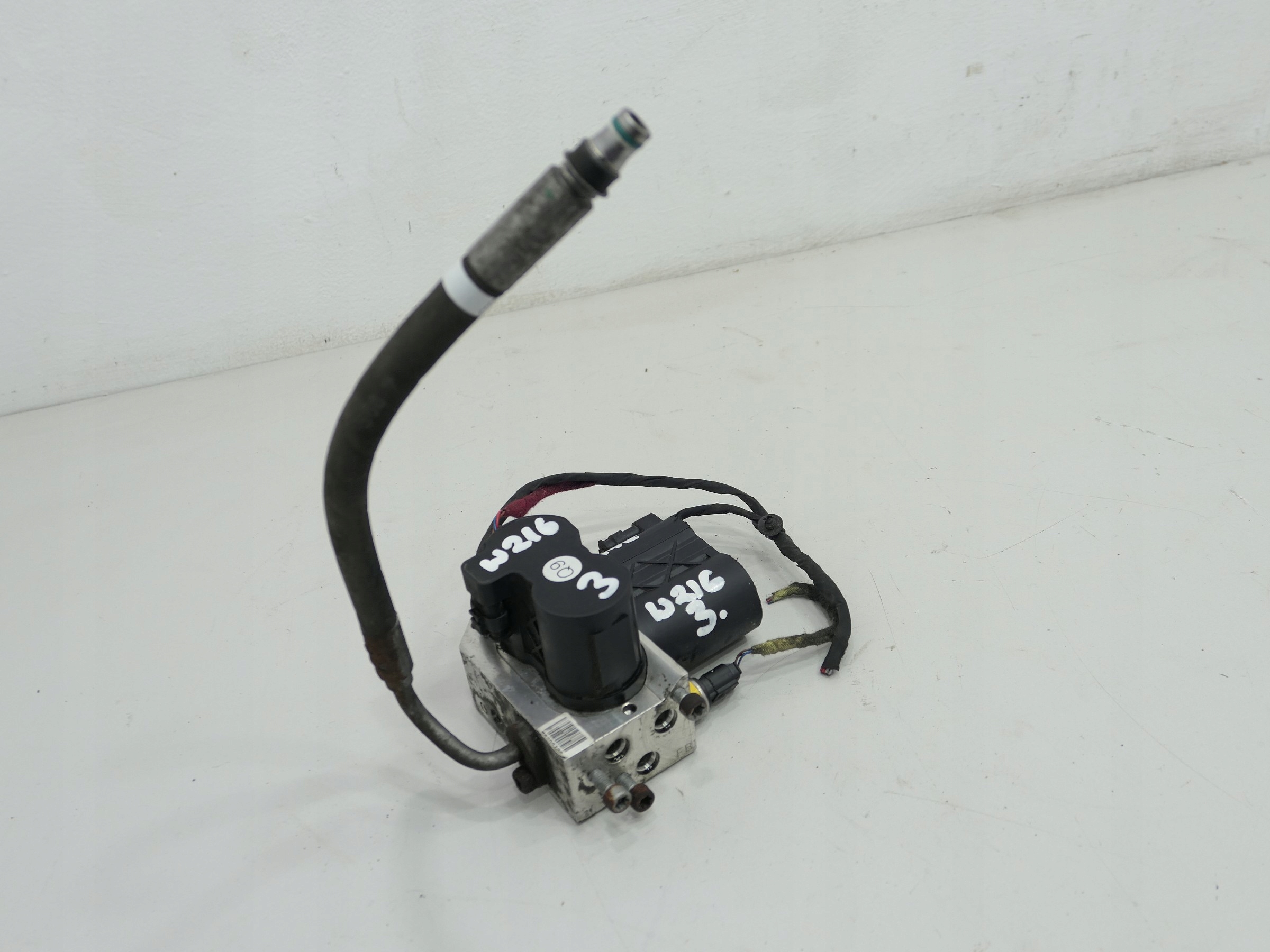 Блок клапанов задний ABC A2213200358 MERCEDES CL W216