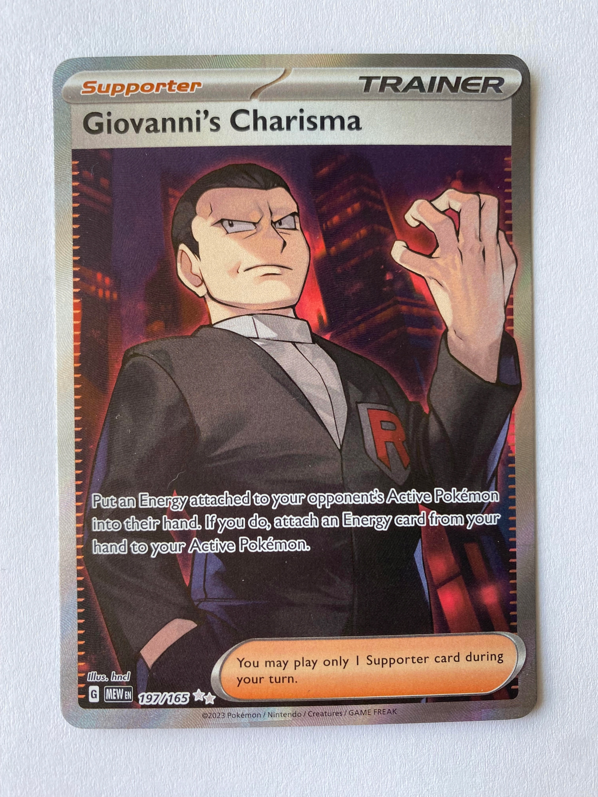 Karta Pokemon: Giovanni's Charisma (MEW 197) / 151