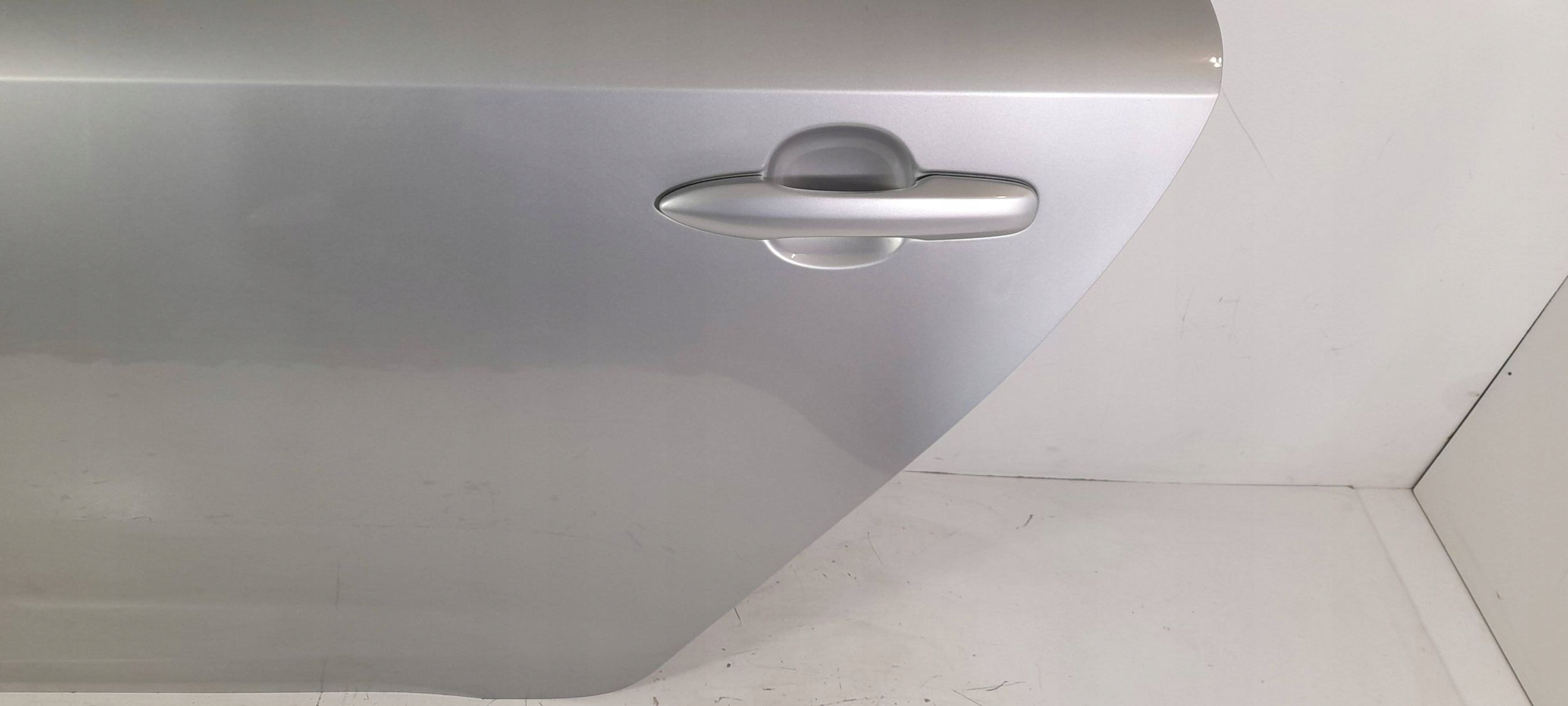 Toyota Corolla E210 Kombi door rear. left (T480)