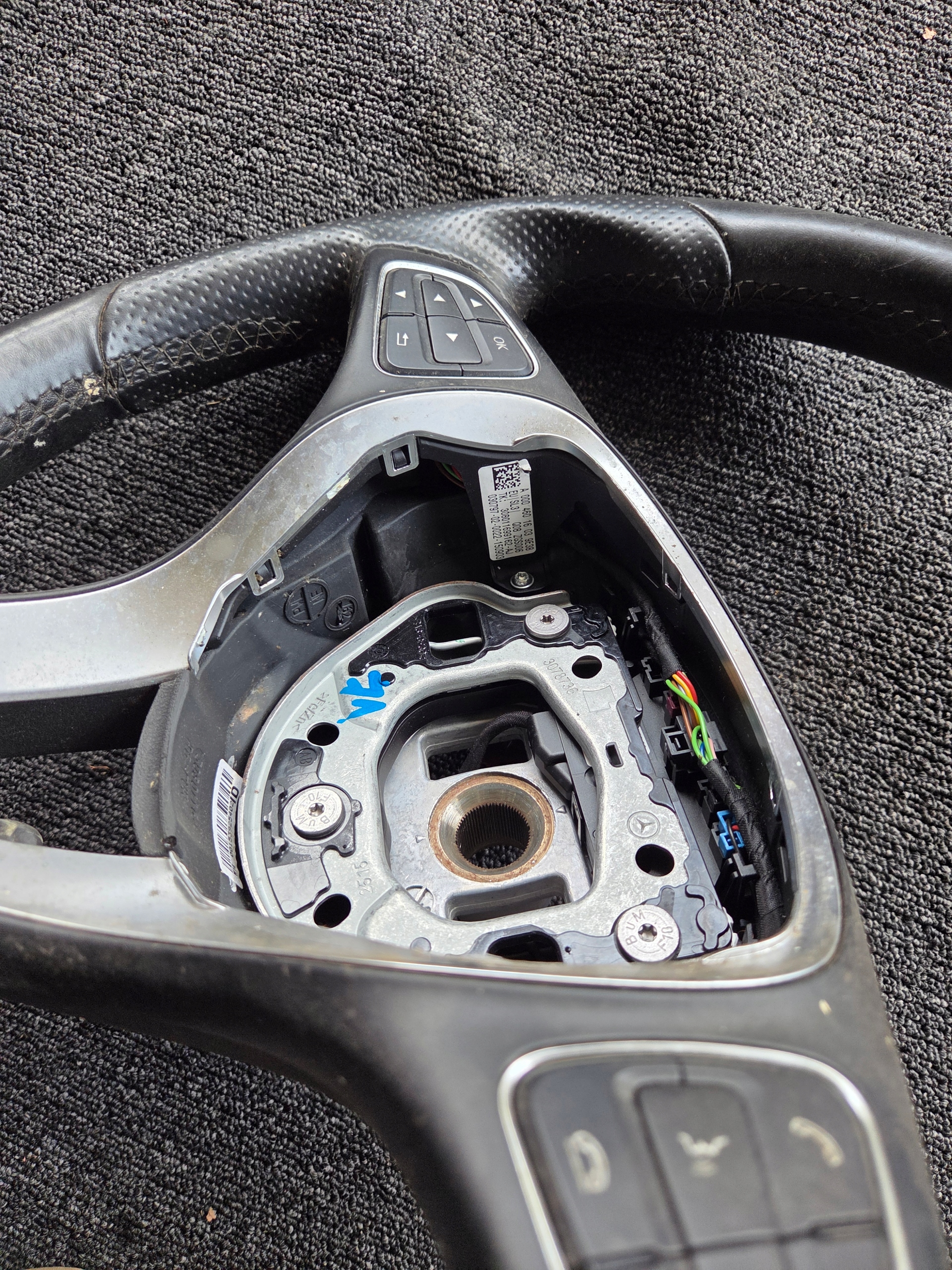 steering wheel, MULTIFUNKCJA leather with shifting MERCEDES CLA250 A0004601603