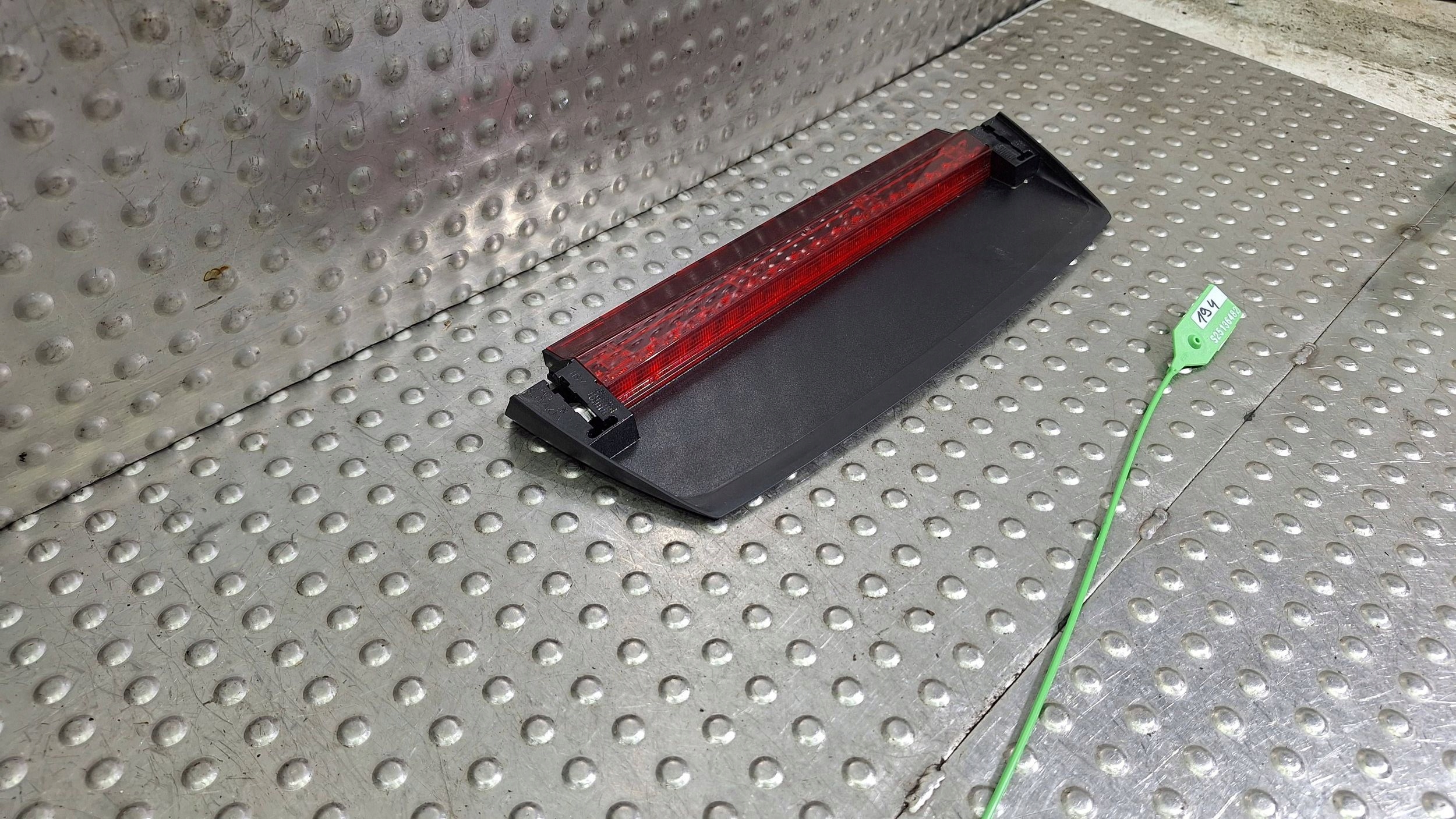 light TRZECIE light STOP 8W5945097 AUDI A4 B9 sedan