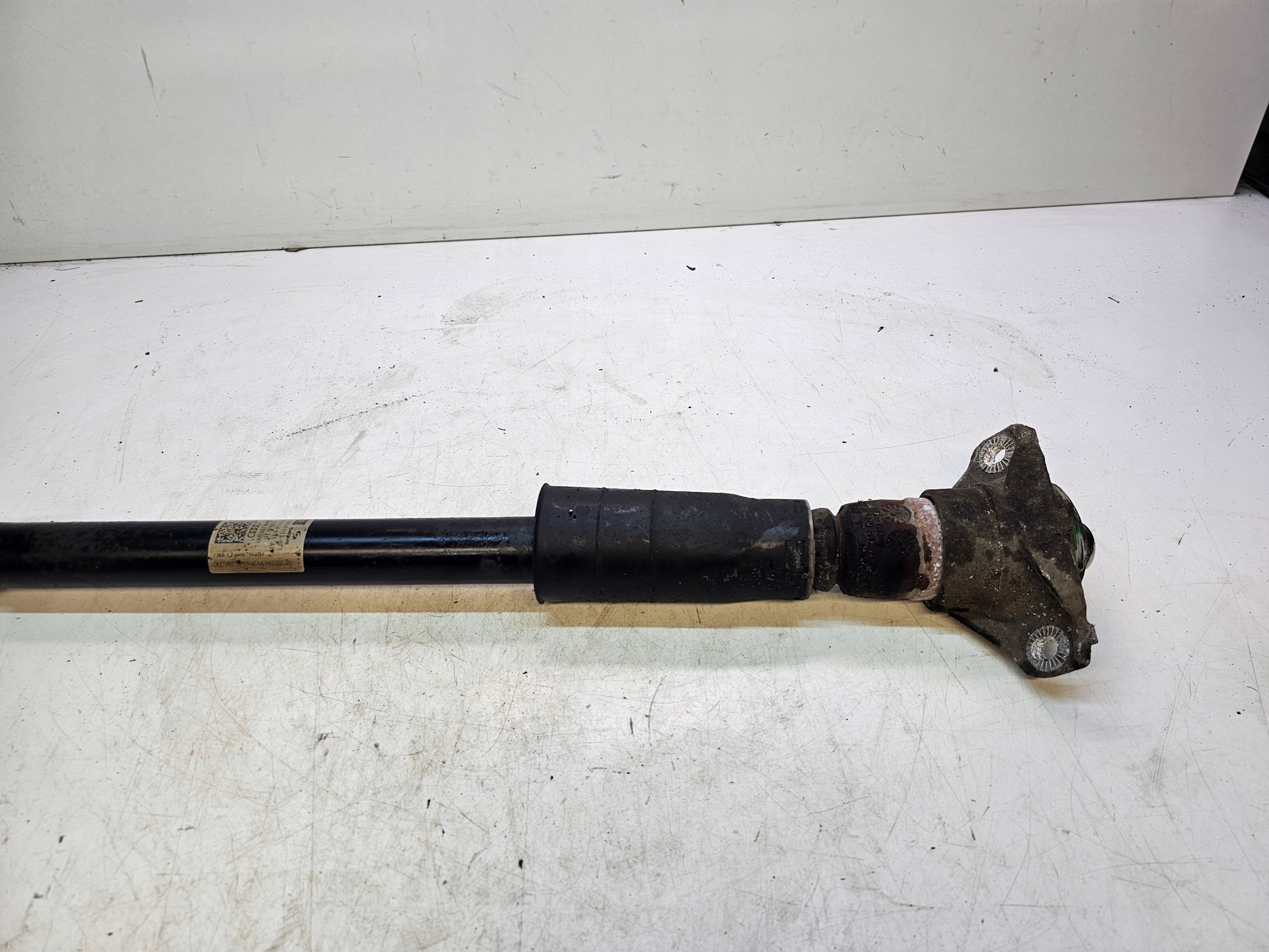 shock absorber left right rear part AUDI A4 B9 8W0513035AD