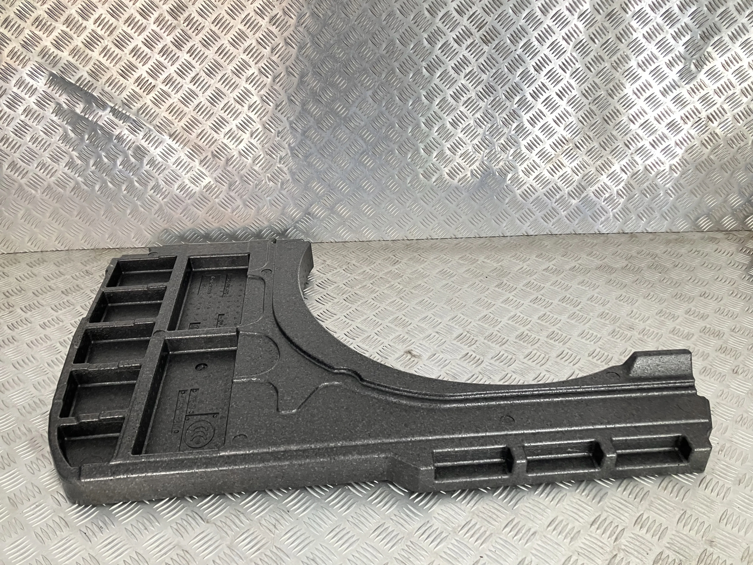 WKŁAD STYROPIAN BAGAŻNIKA VW ARTEON 17-