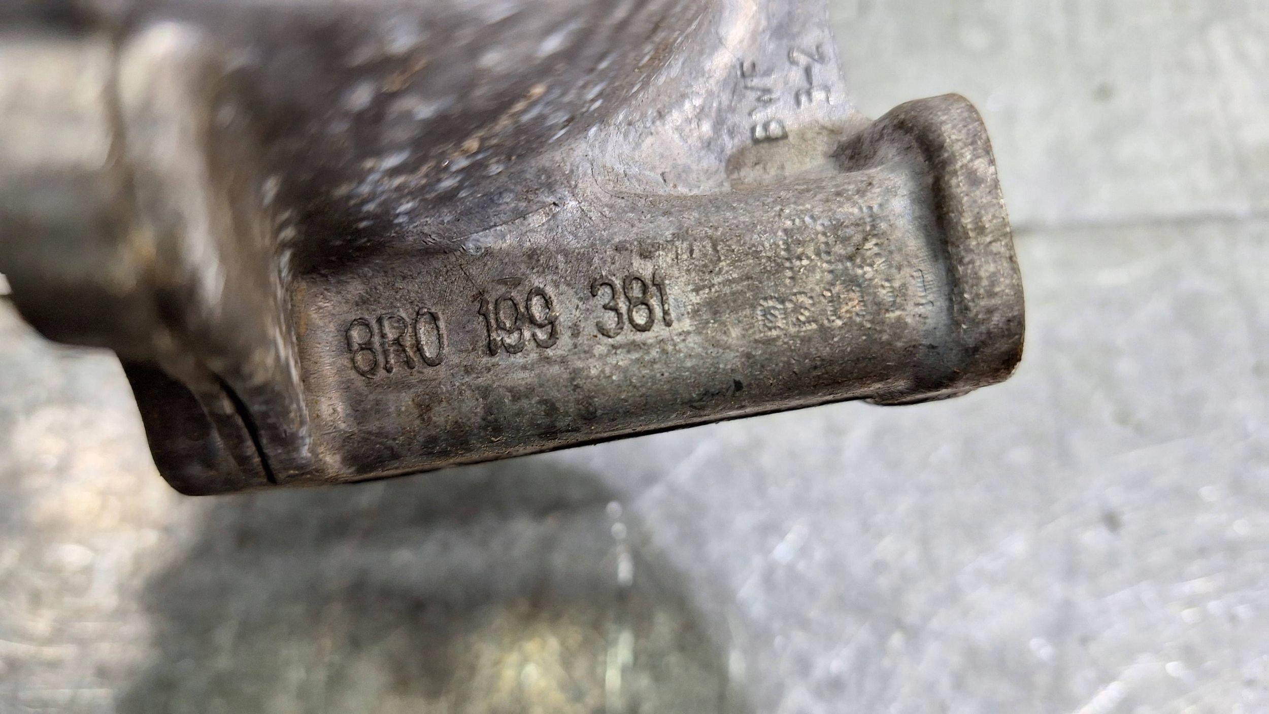 engine mount 8R0199381AJ AUDI Q5 8R 2.0 TDI CAHA 08-16