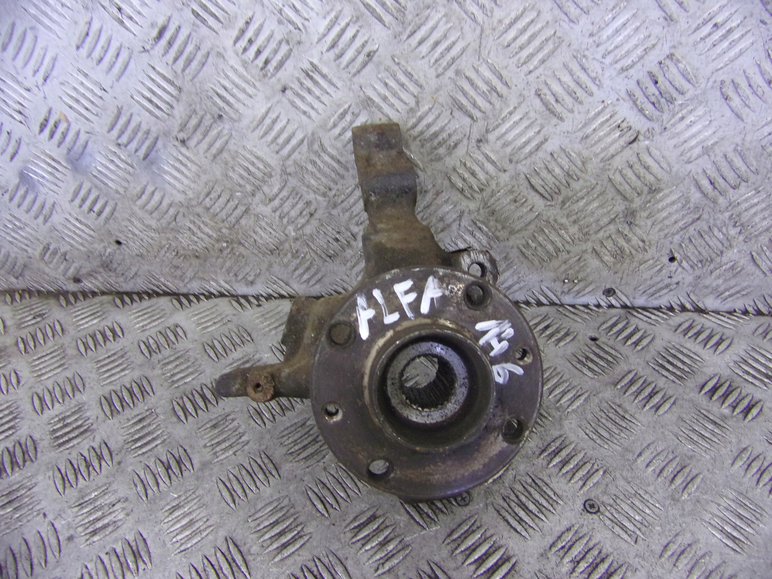 otoč čepu pravý předek ALFA ROMEO 146