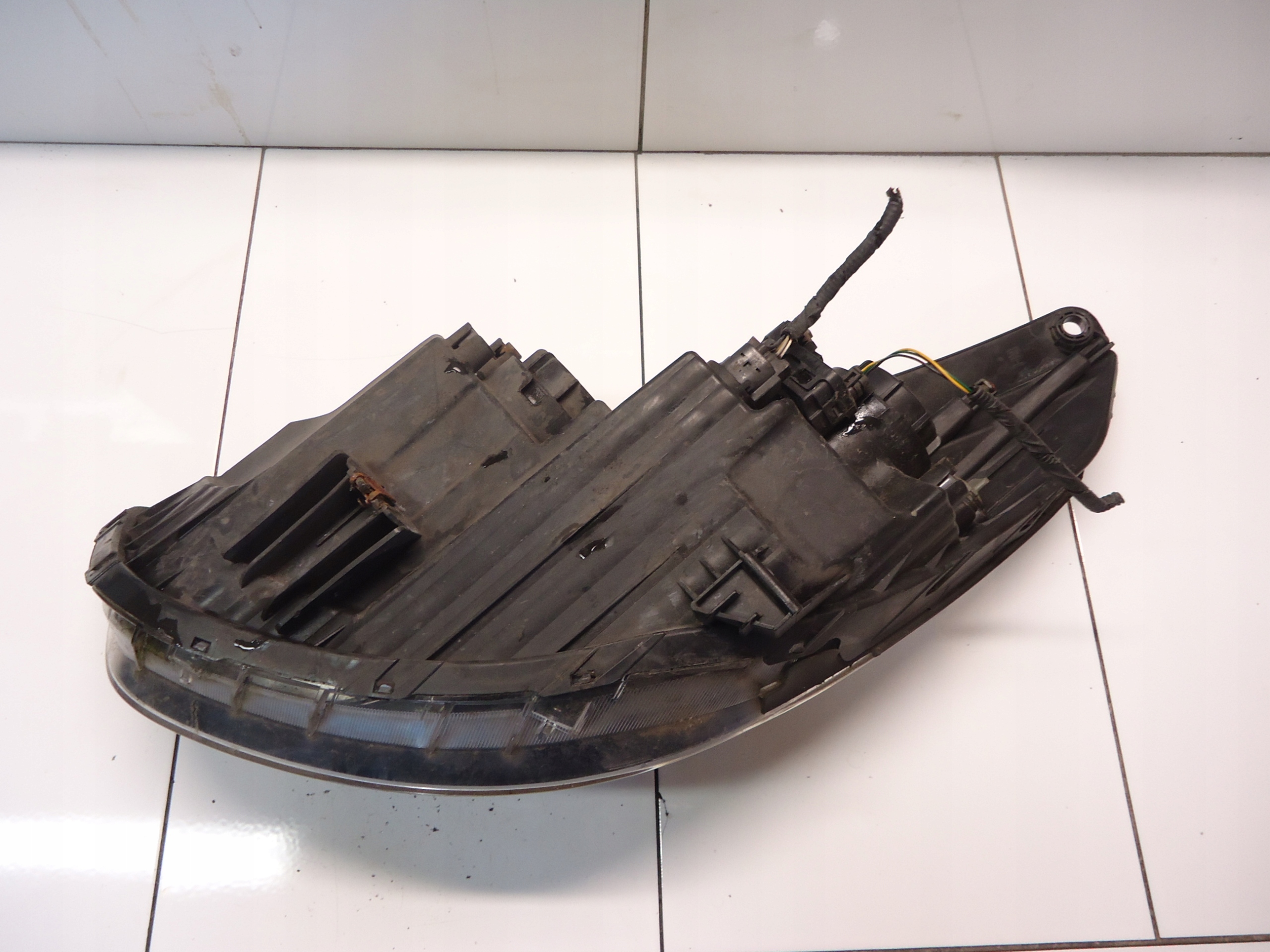 HYUNDAI IX35 light right front UK