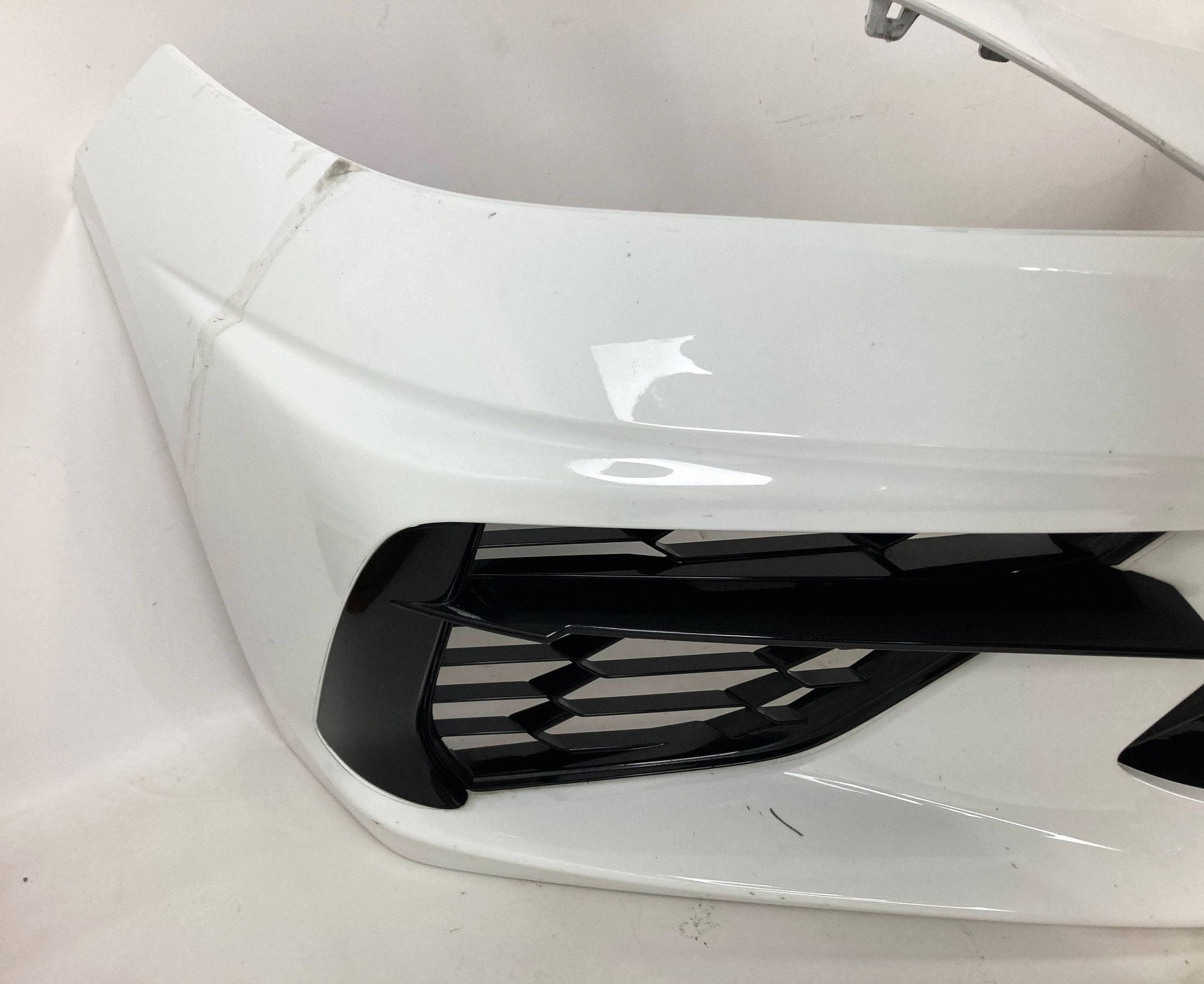 Chevrolet Corvette C8 Stingray Z51 frontstoßstange komplet 2020-26 OEM