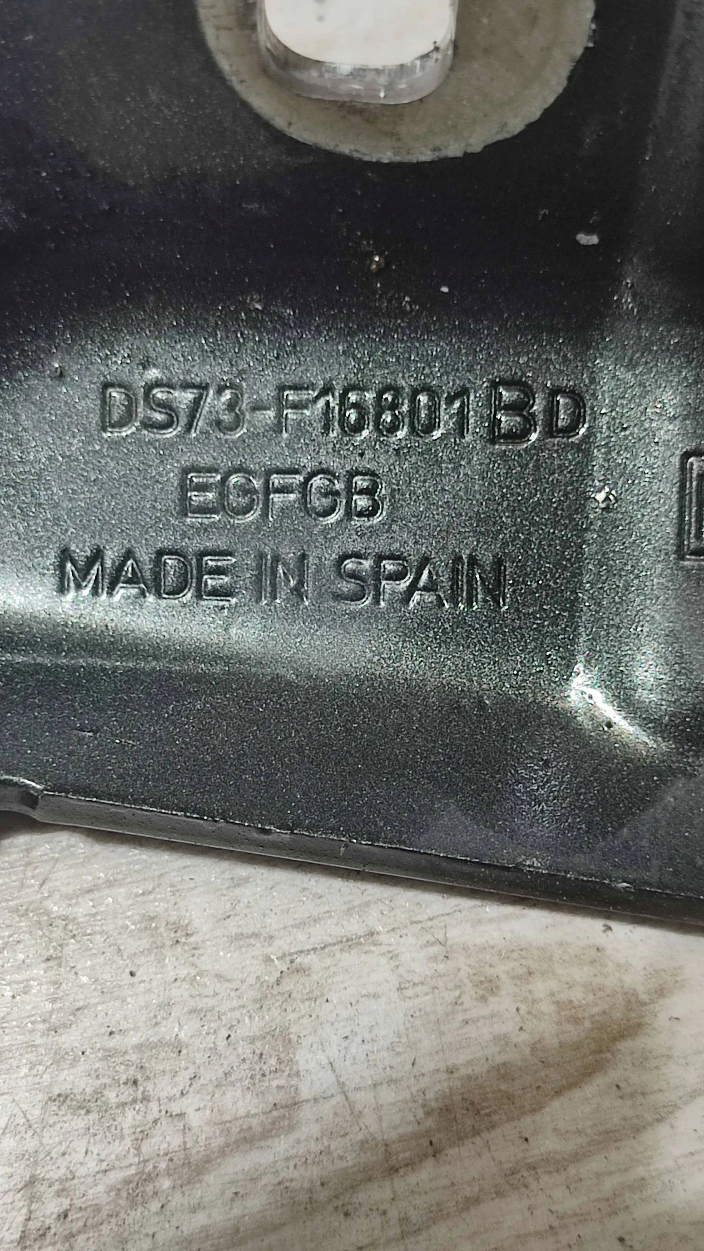 Ford Mondeo MK5 16r 2.0TDCi front side left hinge bonnets