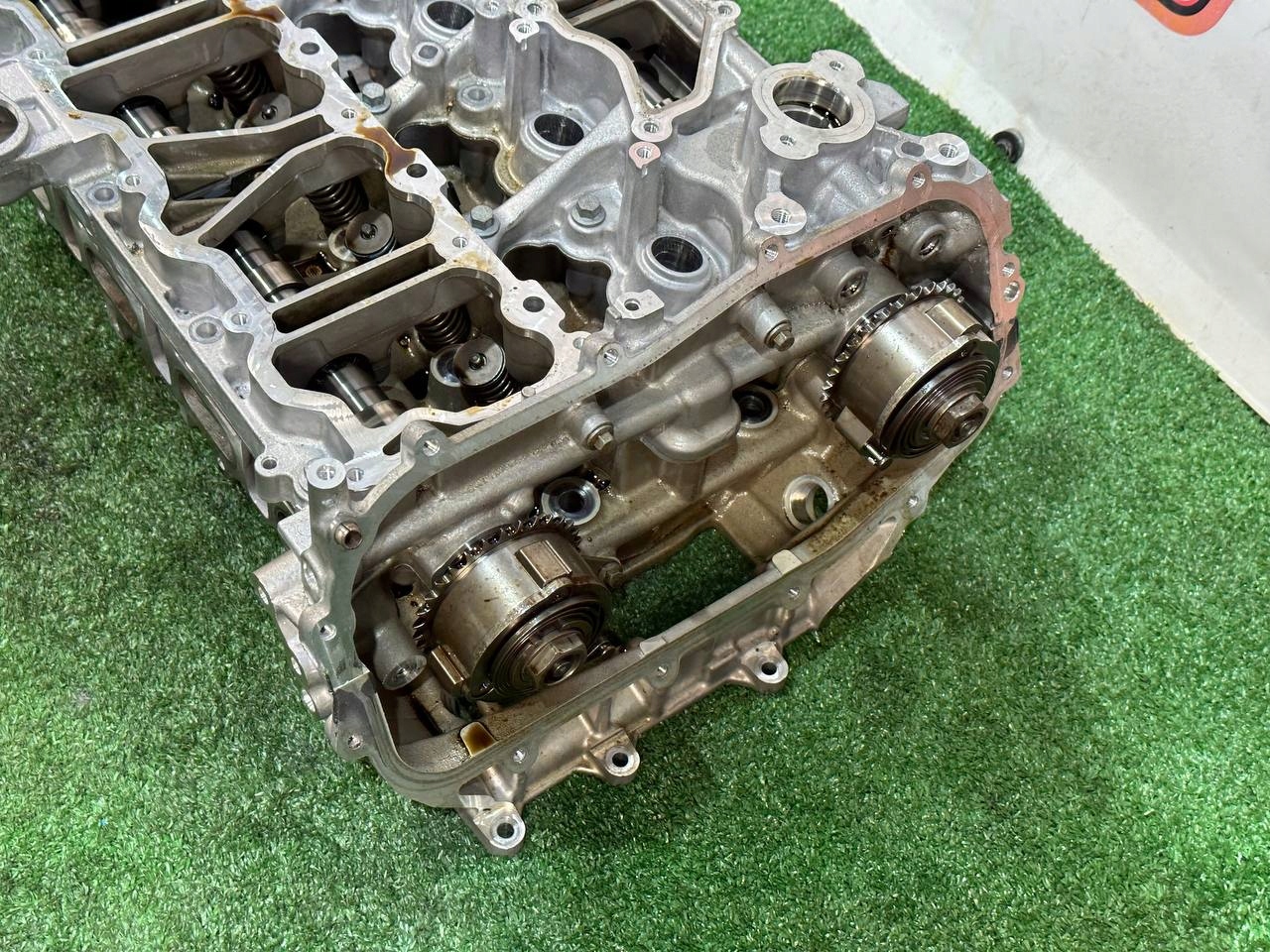 GŁOWICA 2.0B KOMPLET RANGE ROVER VELAR L560 H4P3-6C032-AB Producent części Land Rover OE