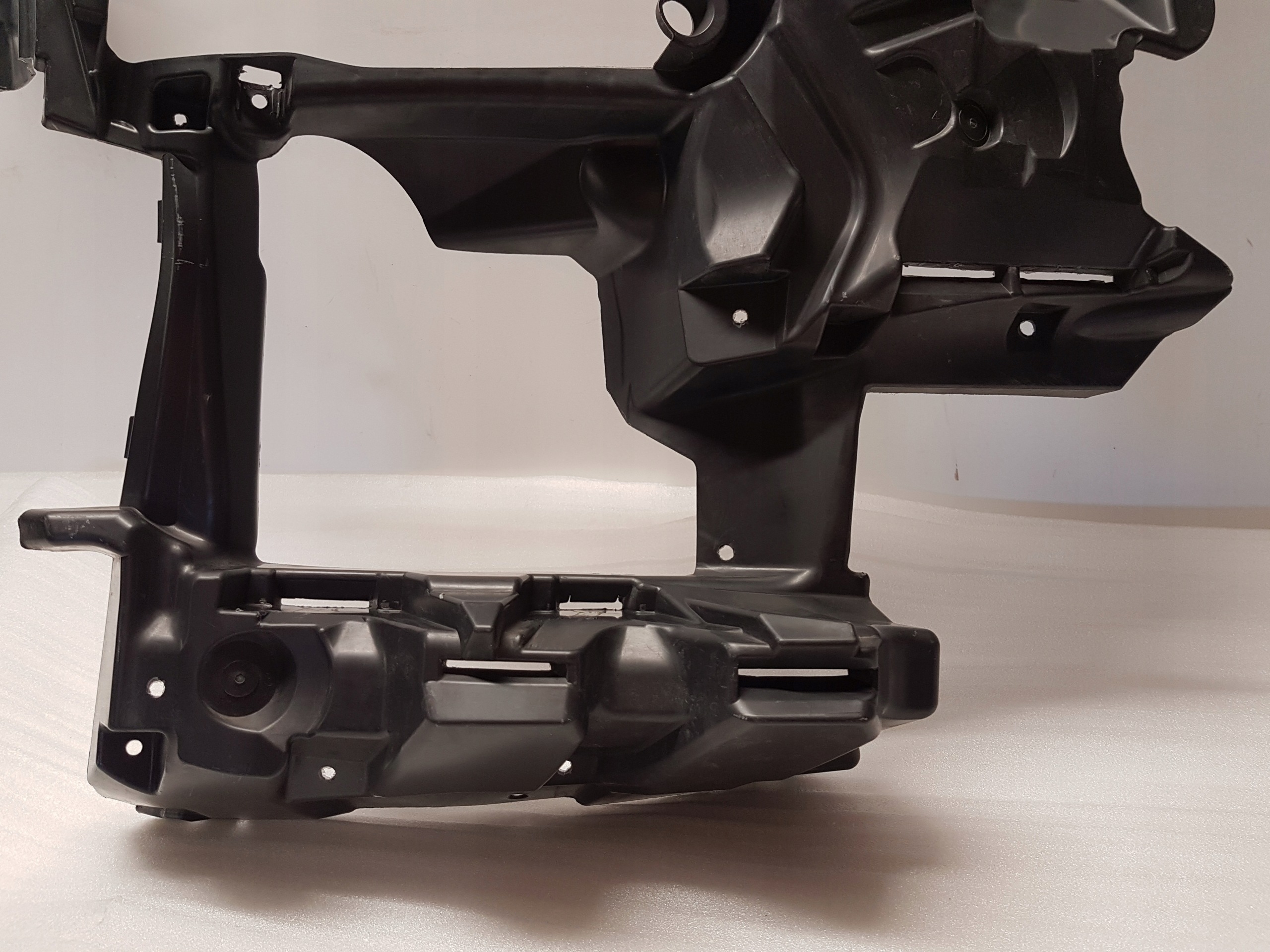 bumper bracket right front BMW X5 G05 7421820