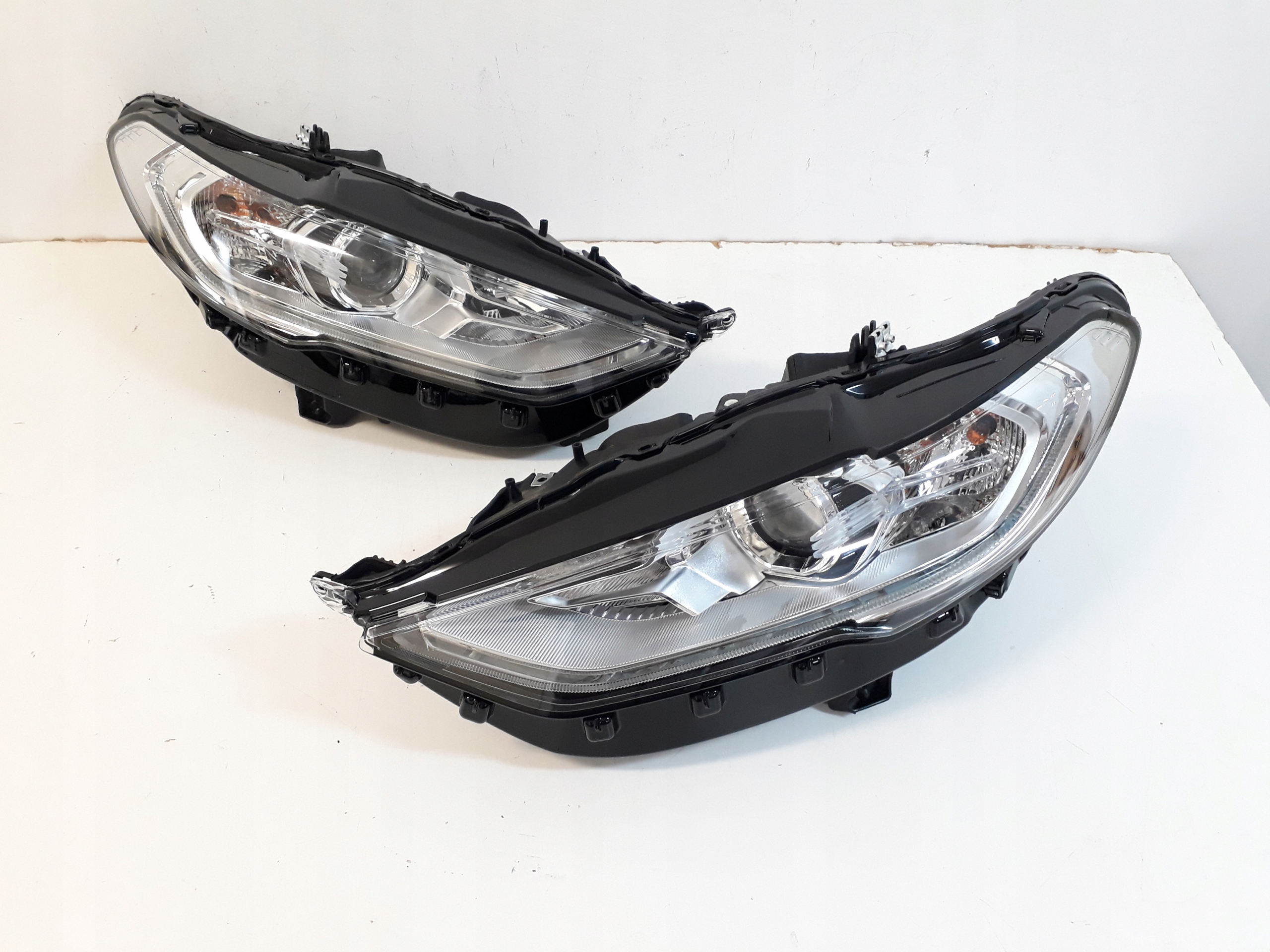 2x Lampa LED FORD FUSION LIFT po 2017- 19- USA mk5
