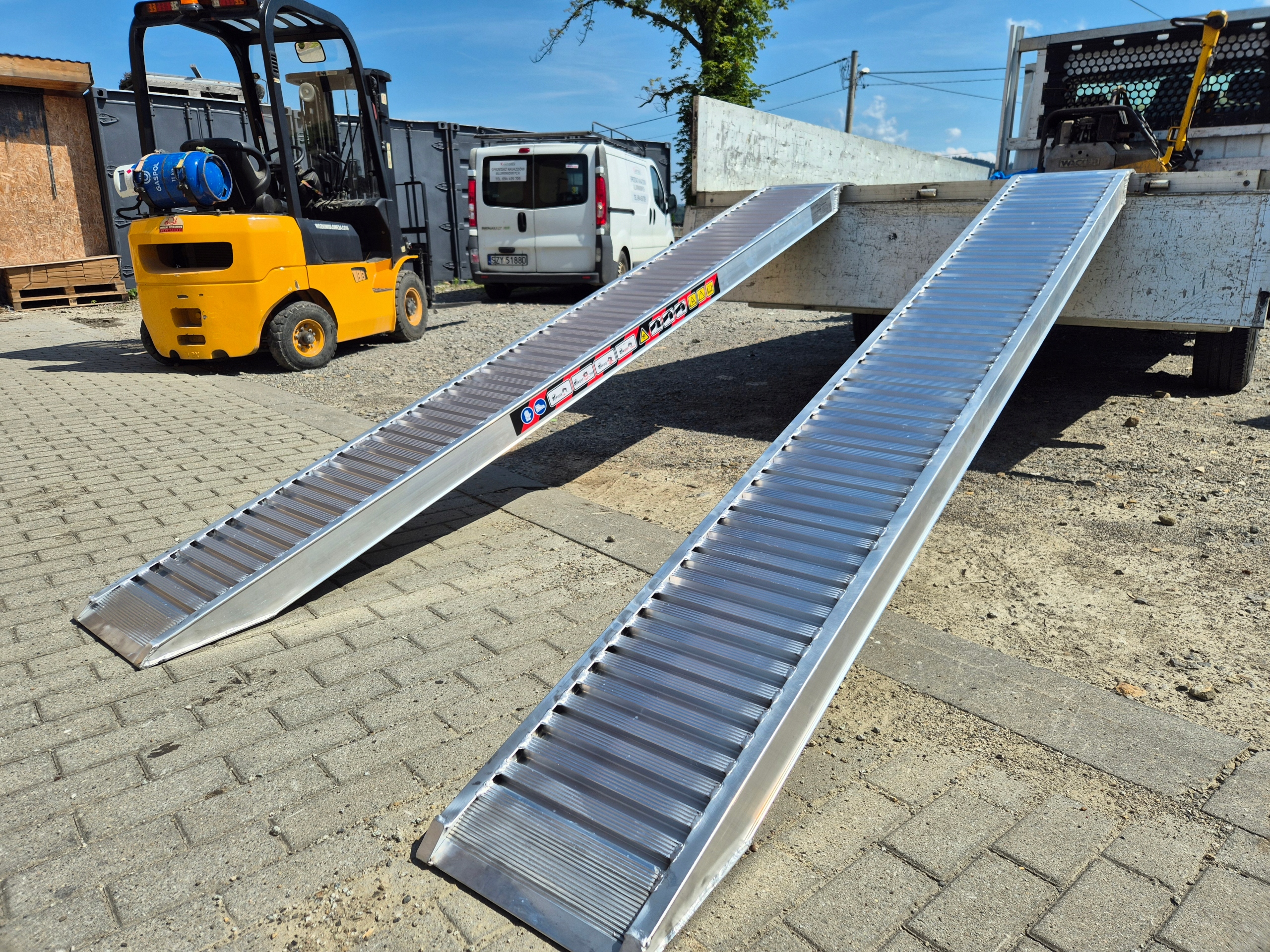 Rampy załadowcze Najazdy Aluminiowe 3m Udźwig do 2500kg