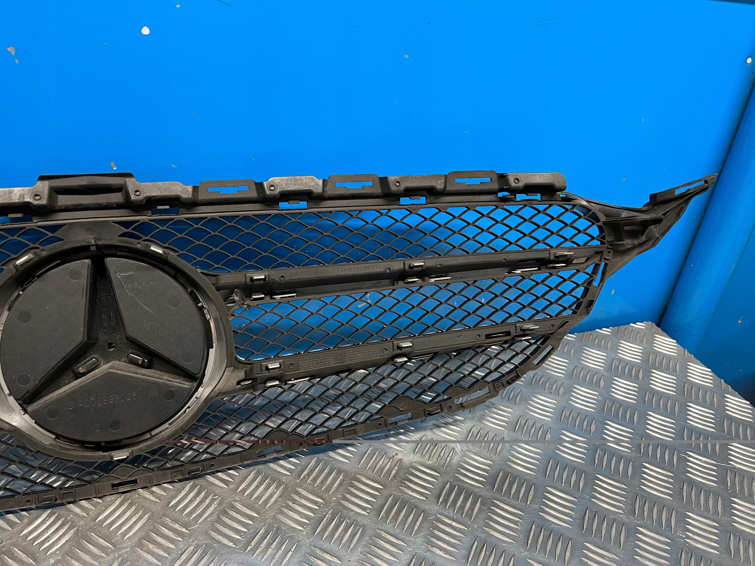 Mercedes-Benz C-Klasse W205 Kühlergrill FRONTGRILL Kühlergitter A2058800183 - Thumbnail 8