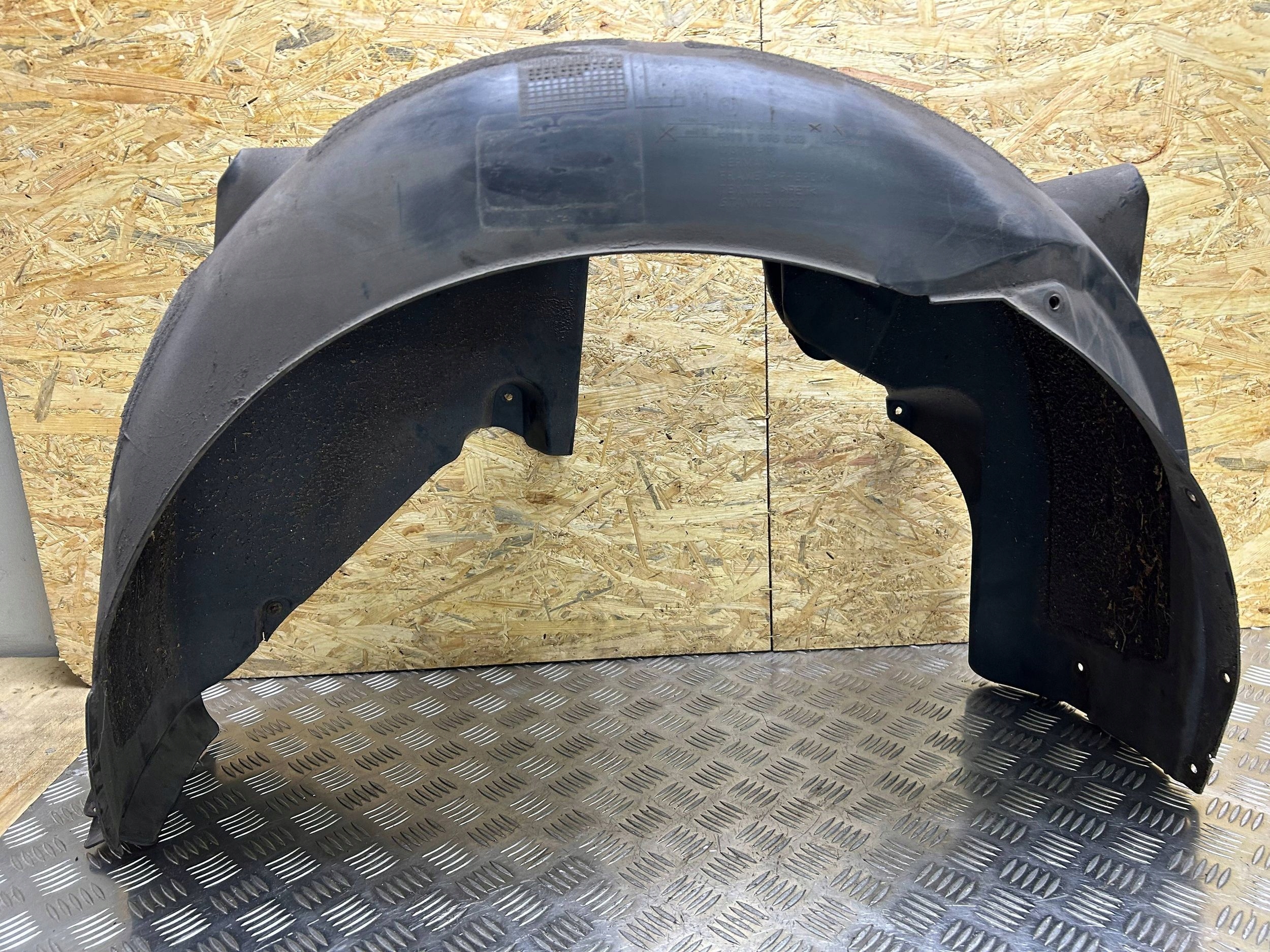 mudguard rear. left cover BMW 5 E60 2005 7896623