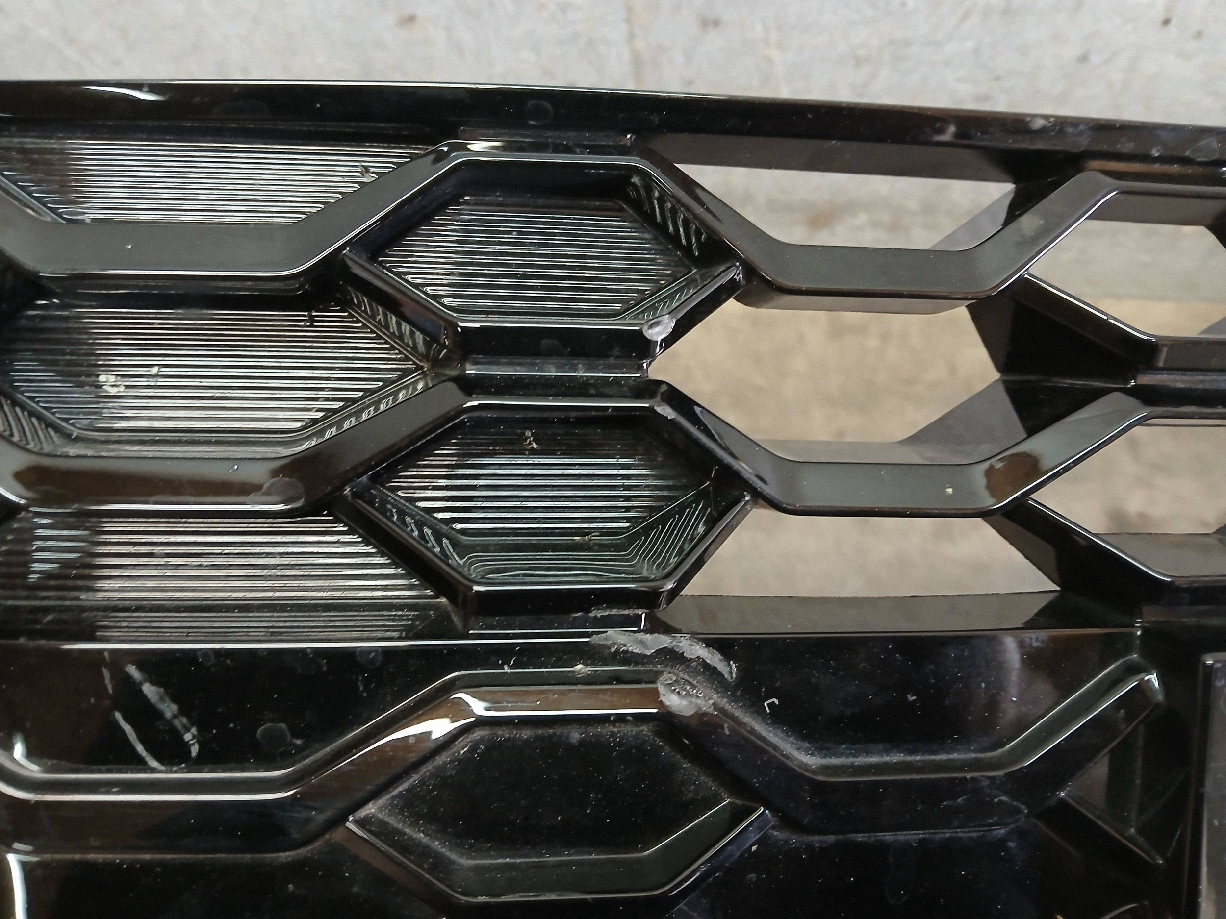 bumper front grid central HYUNDAI BAYON LIFT 24