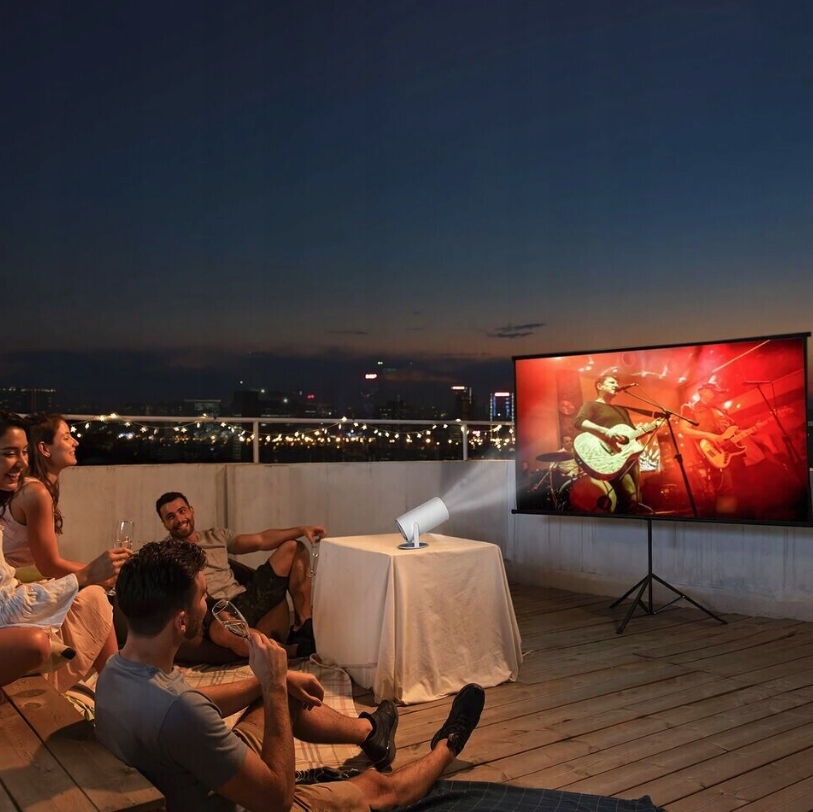 PROJEKTOR DOMOWY OBROTOWY ANDROID TV WIFI FULL HD PRZENOŚNY GŁOŚNIK WYJAZDY Moc lampy 60 W