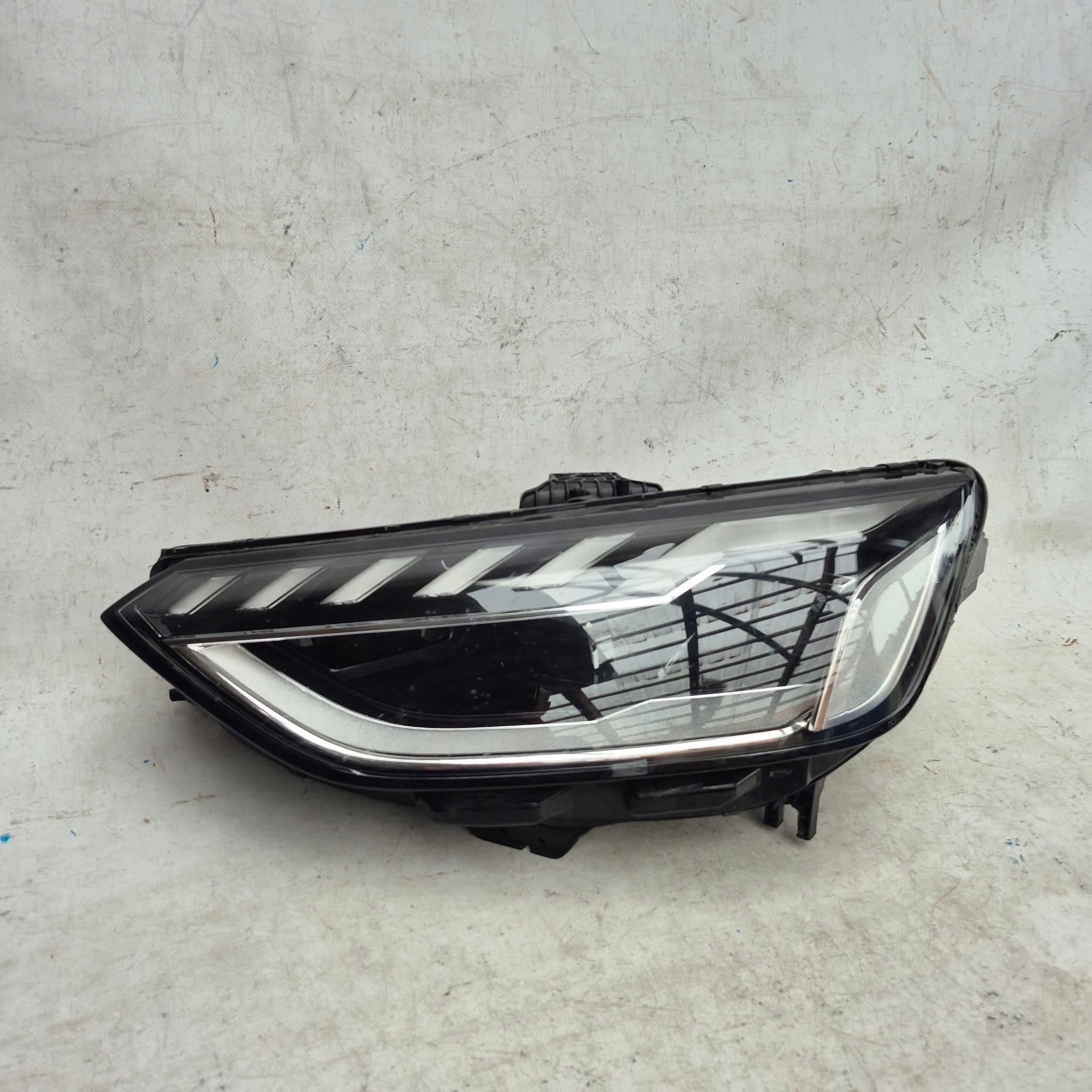 AUDI A4 B9 8W LIFT 19- light left front front FULL LED 8W0941033D