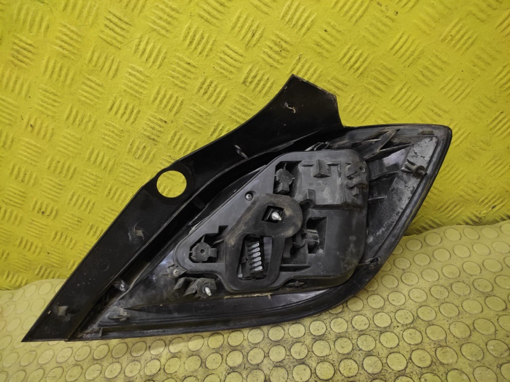 OPEL ASTRA H light left rear part 13252445