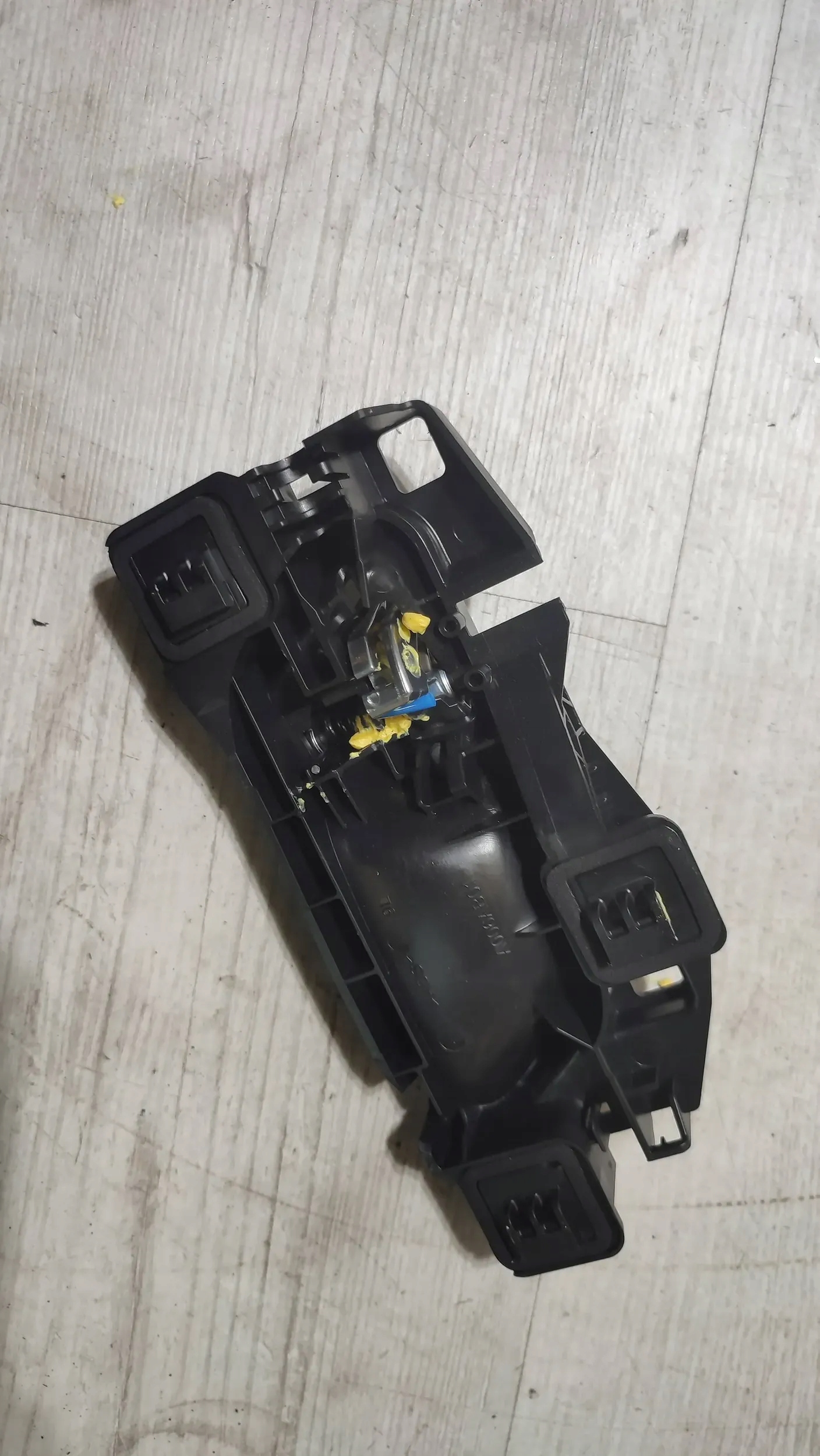 Opel Corsa F 1.2 22r. front side left handle inner