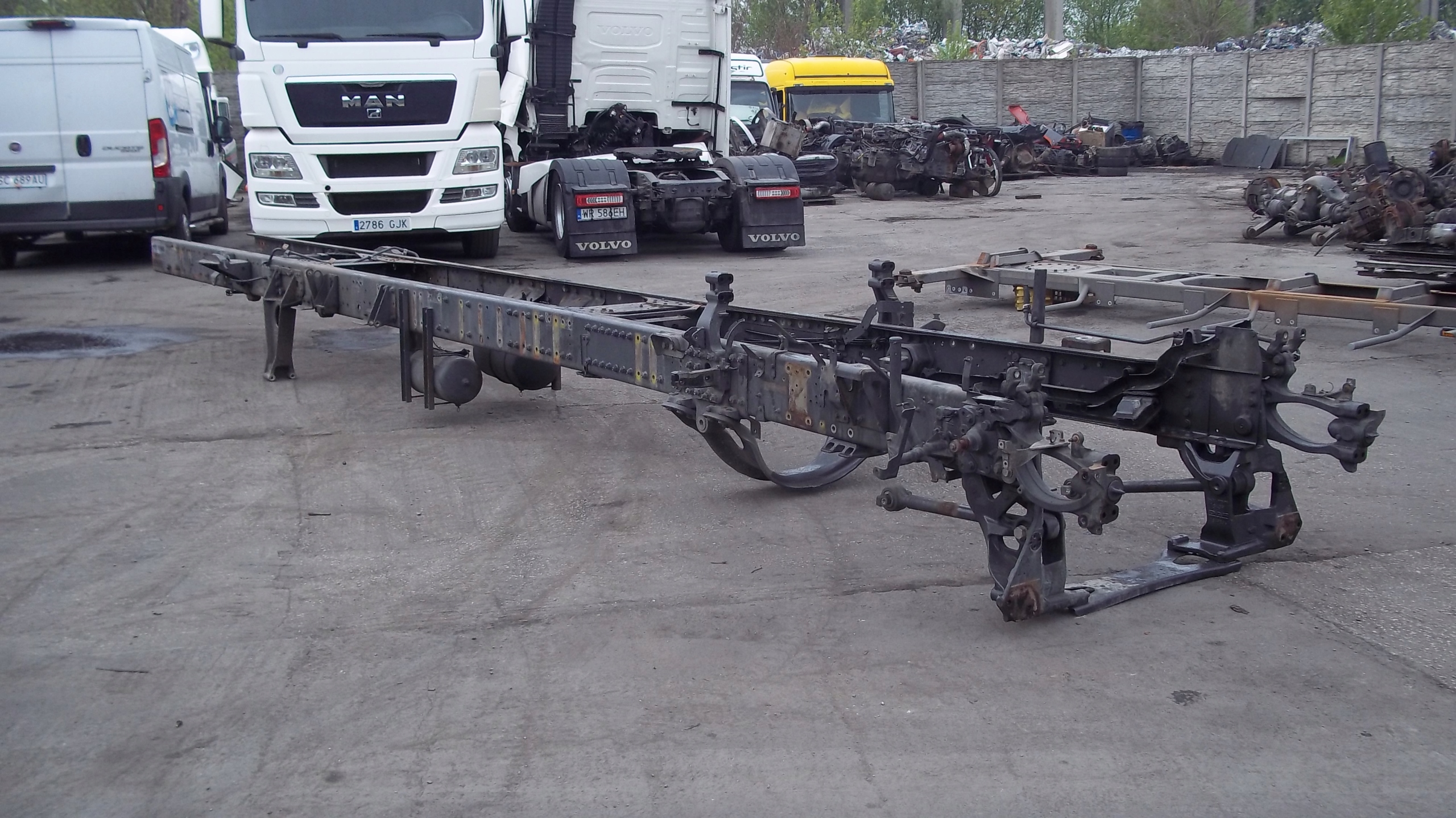 RAMA 3 OSIE DAF XF 106 E6