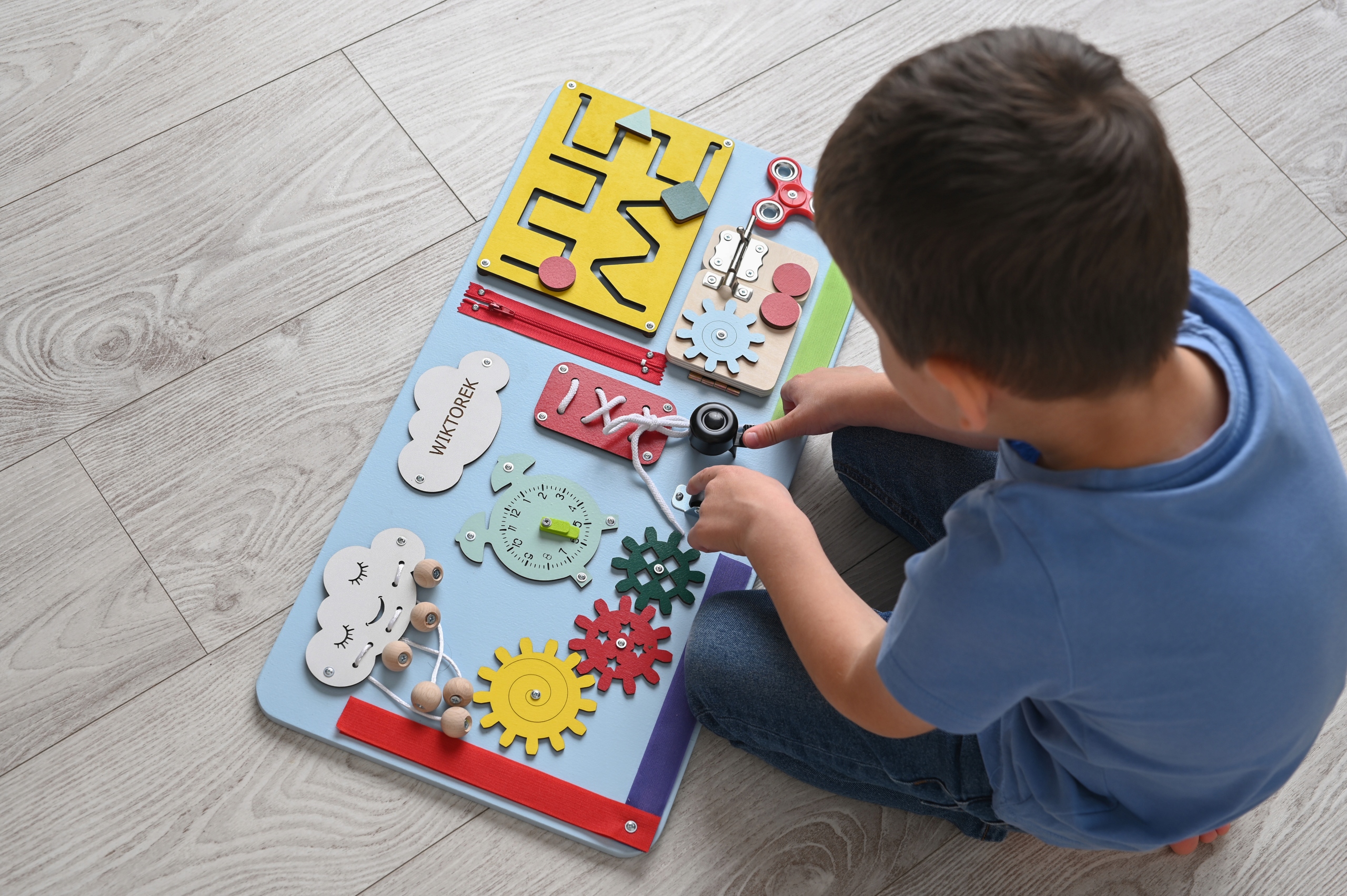 TABLICA MANIPULACYJNA XXL SENSORYCZNA MONTESSORI Wysokość produktu 30 cm