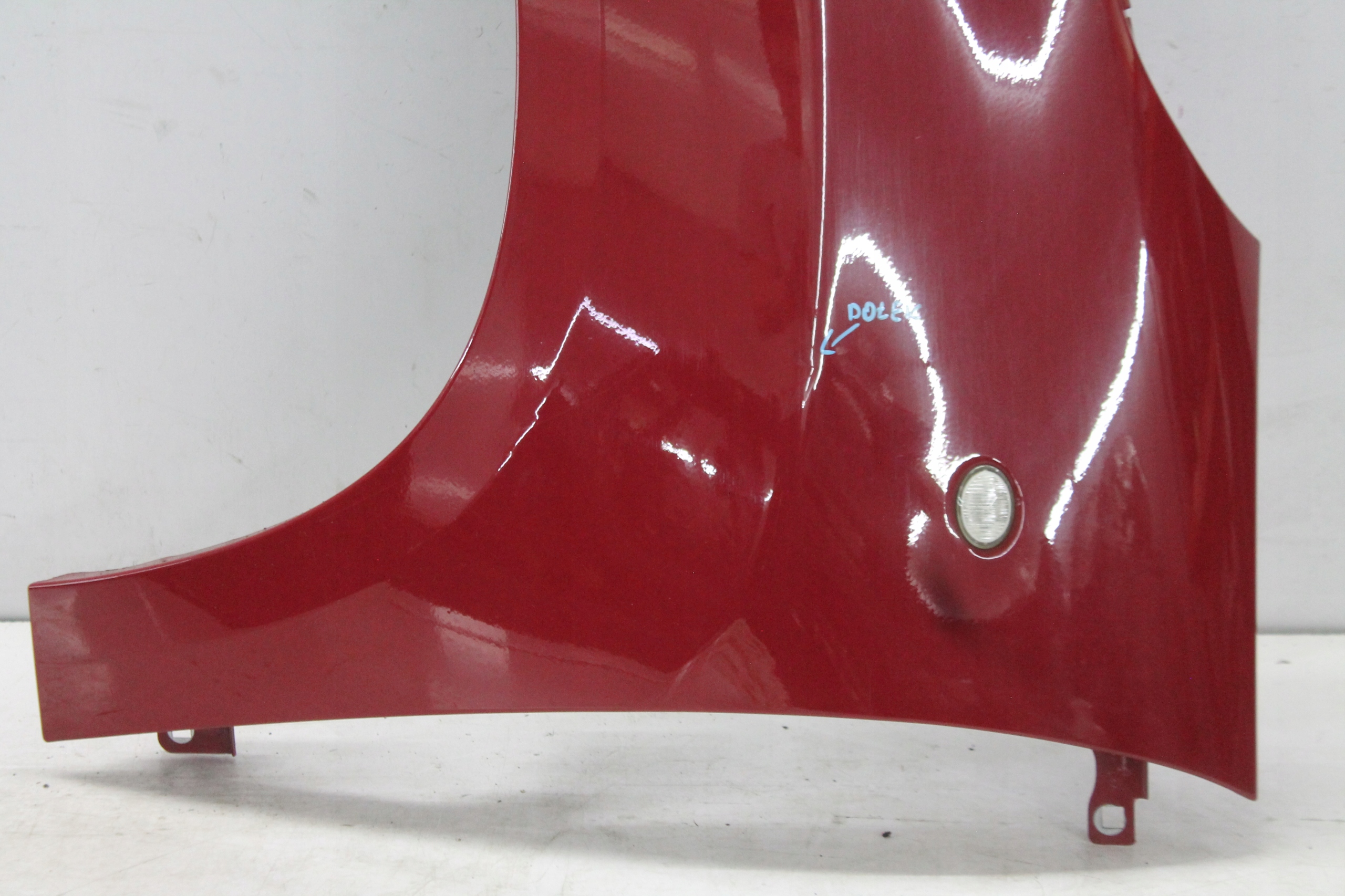 fender left front front 895B FIAT 500L 12-17